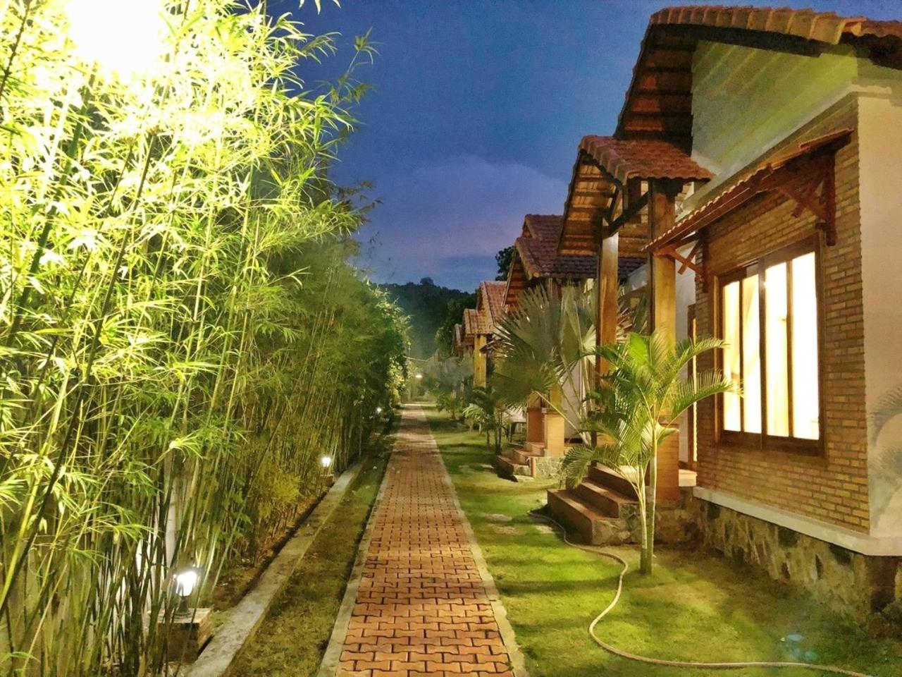 Deluxe Bungalow - Photo 23