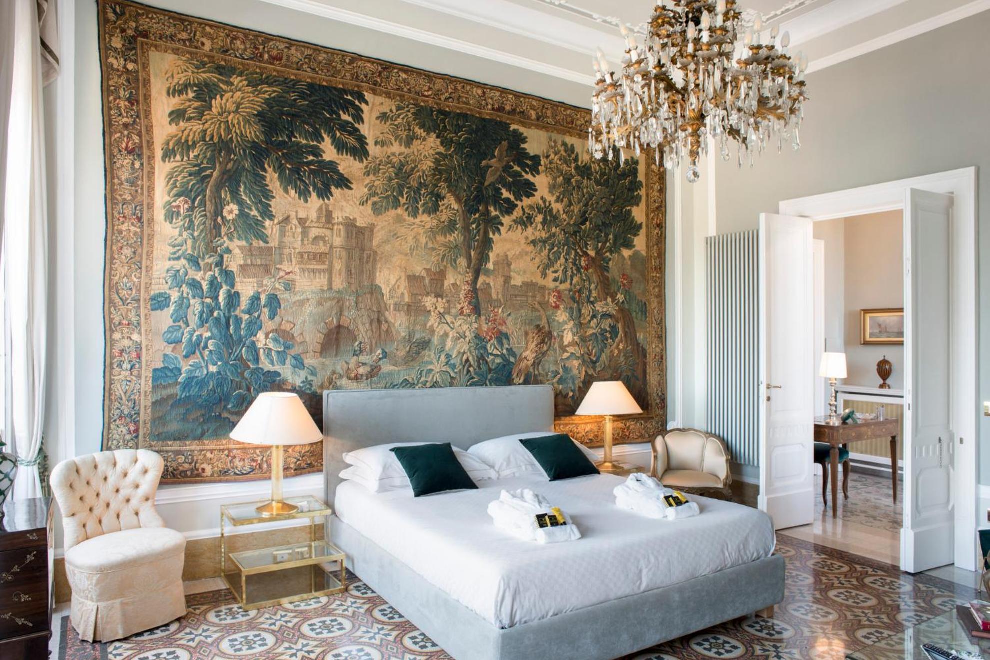 Suite - Photo 2