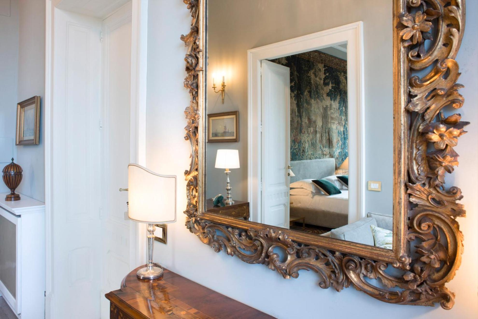 Suite - Photo 22