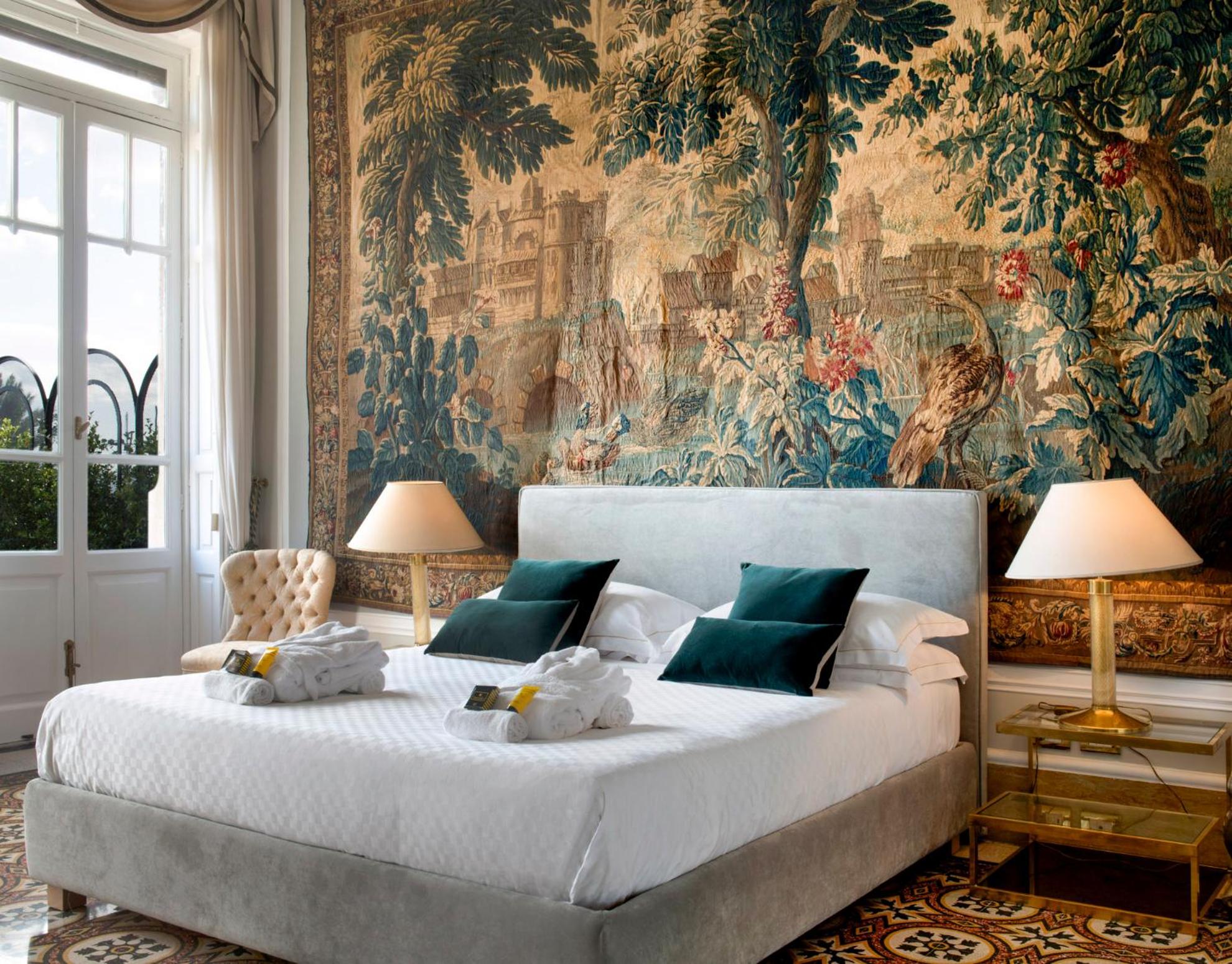 Suite - Photo 16