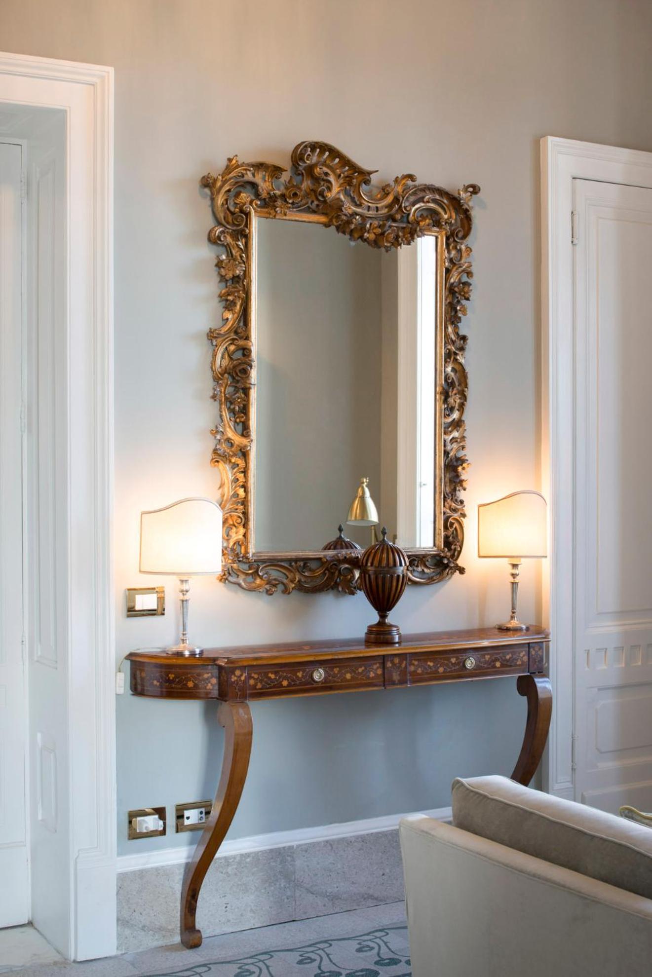 Suite - Photo 31