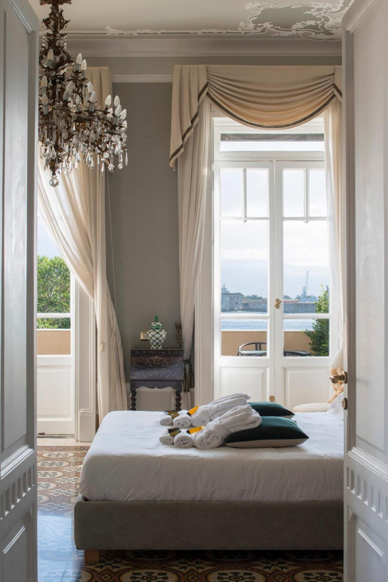 Suite - Photo 10