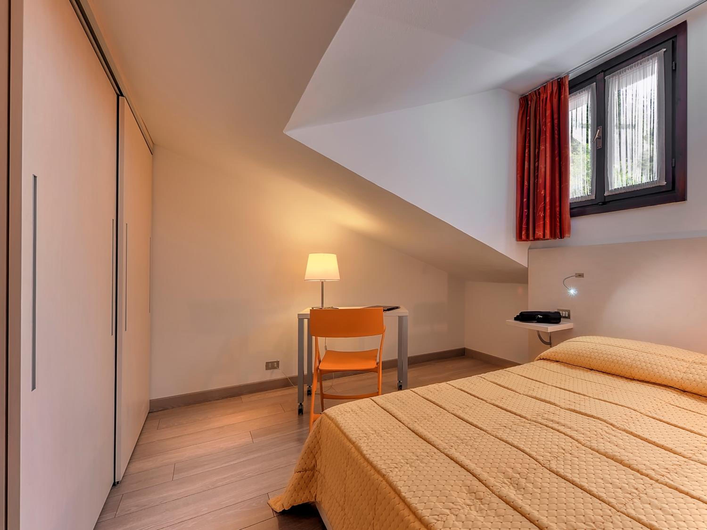 Double or Twin Room  - Attic - Photo 2