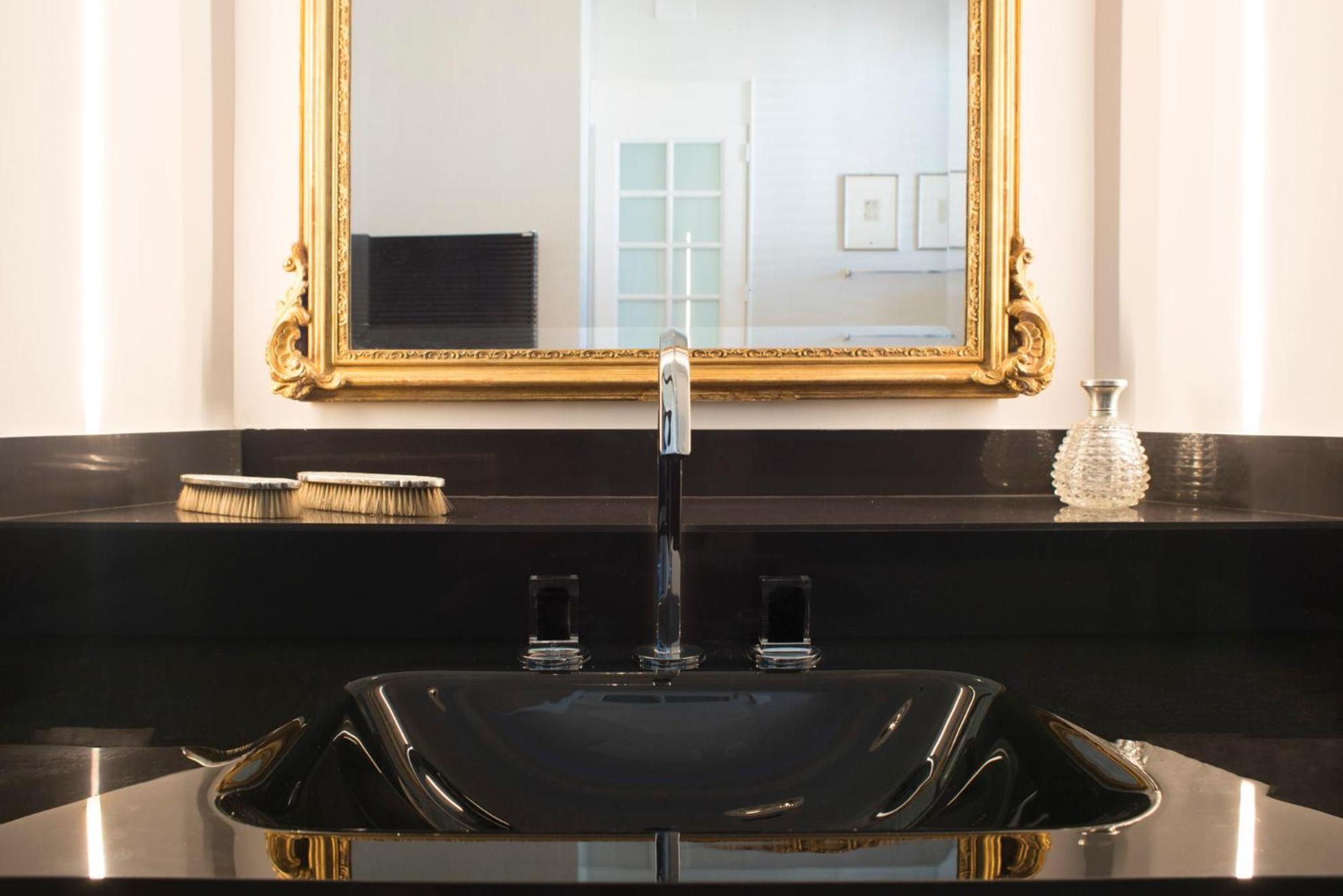 Suite - Photo 6