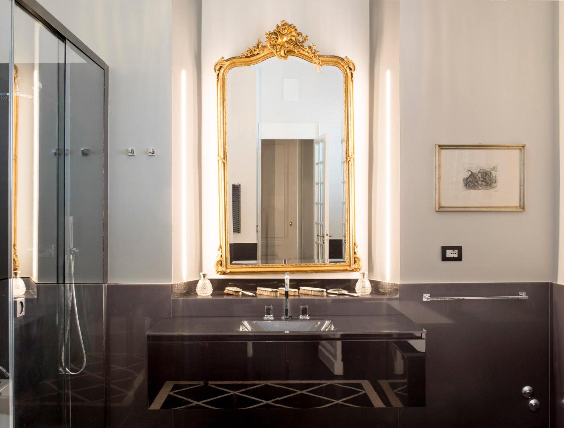 Suite - Photo 37