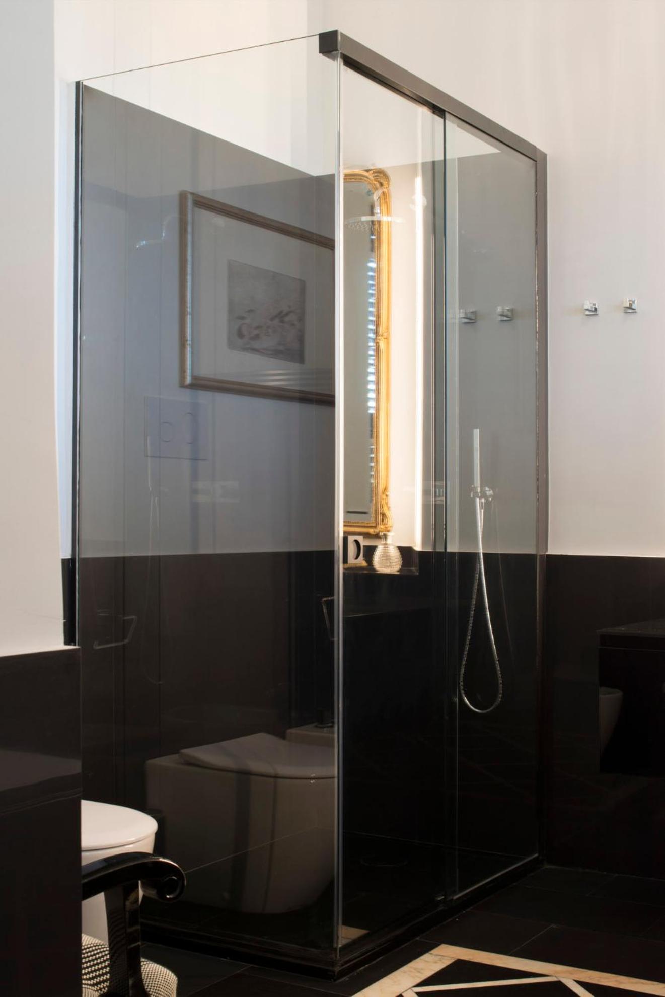 Suite - Photo 26