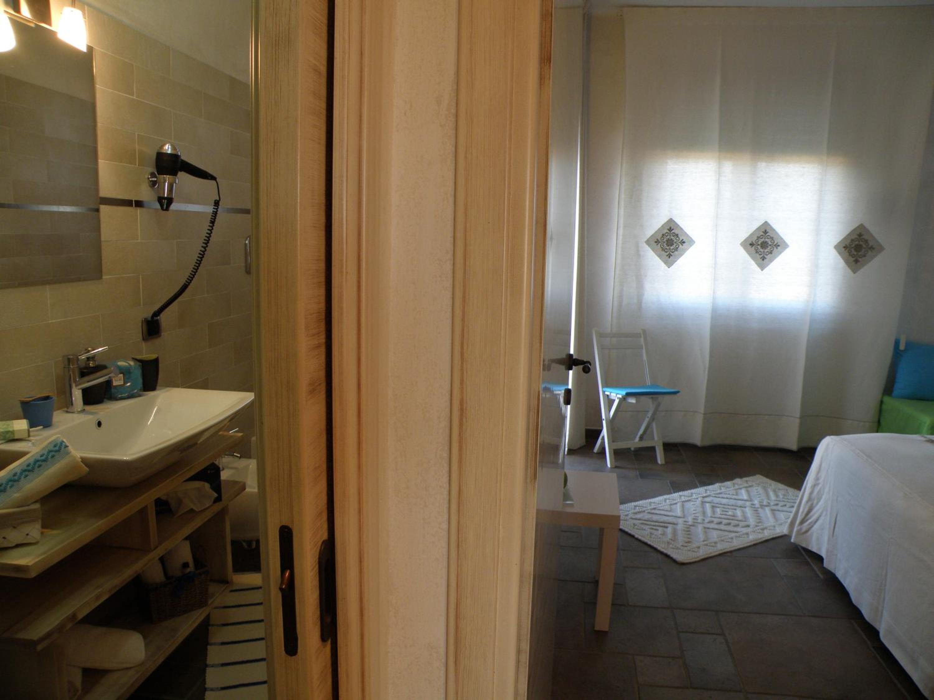 Deluxe Double or Twin Room with Balcony photo 3