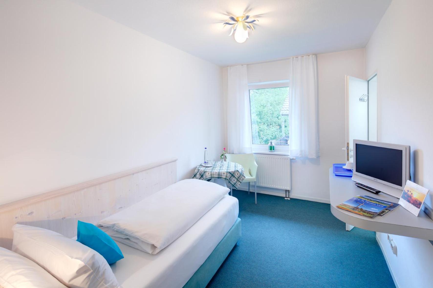 Single Room photo 2