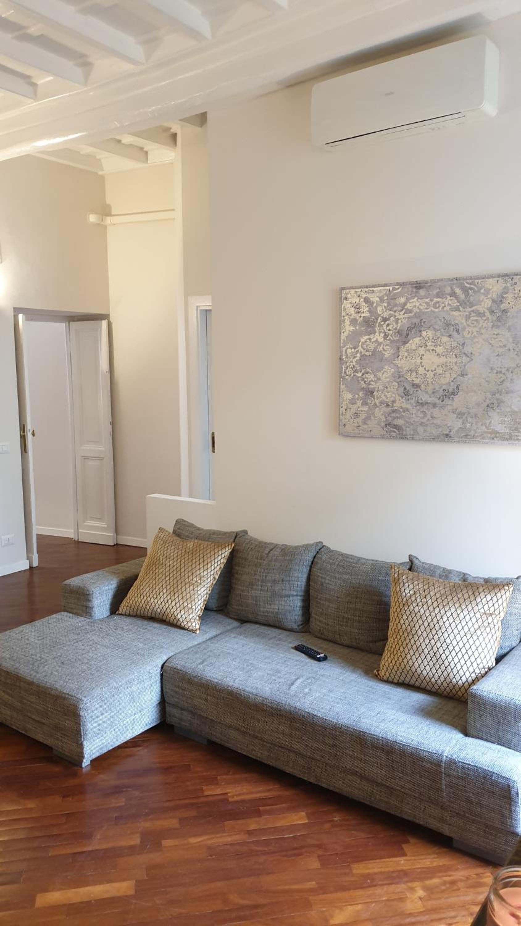 One-Bedroom Apartment photo 3