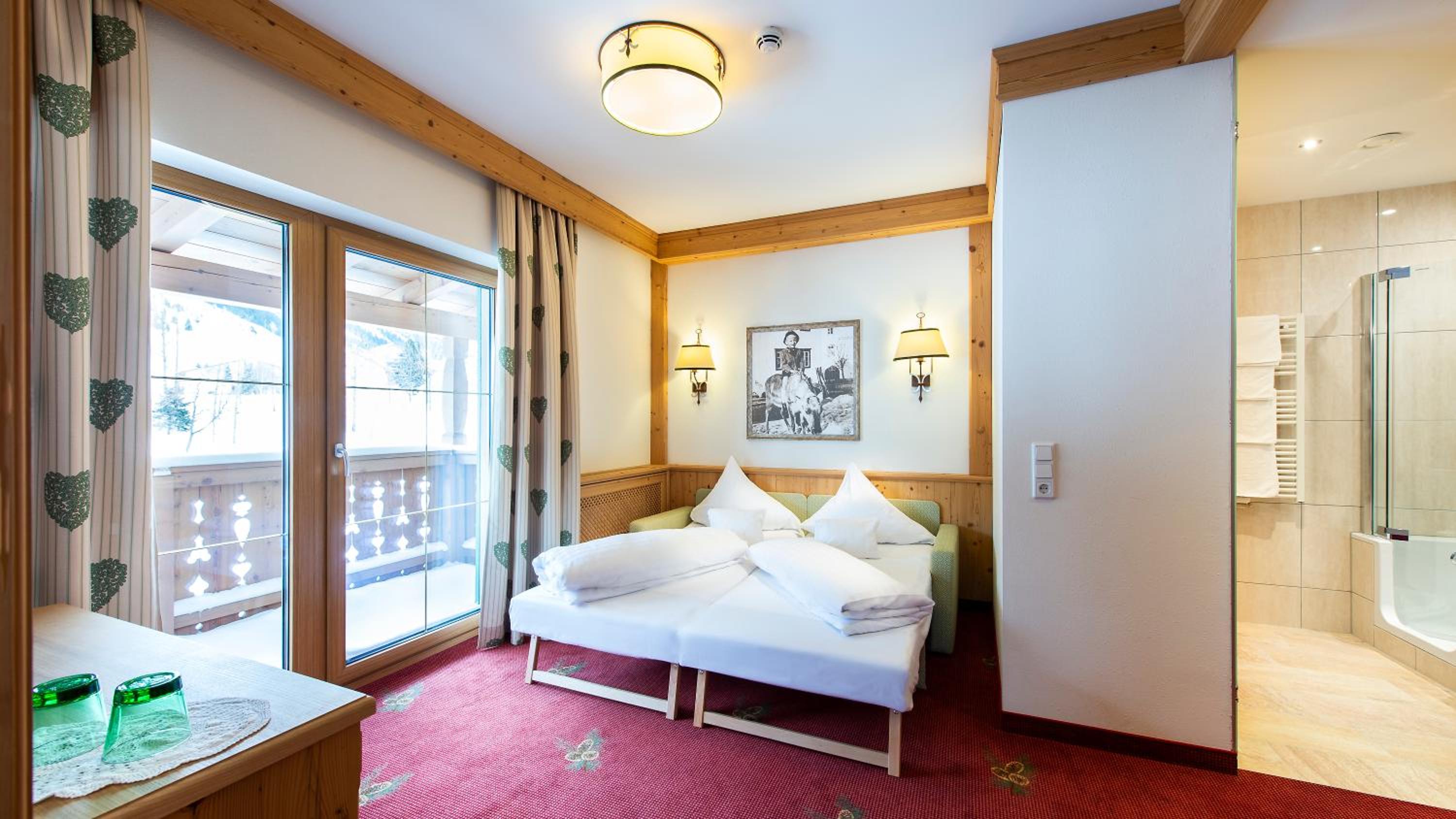 Deluxe Suite - Photo 3