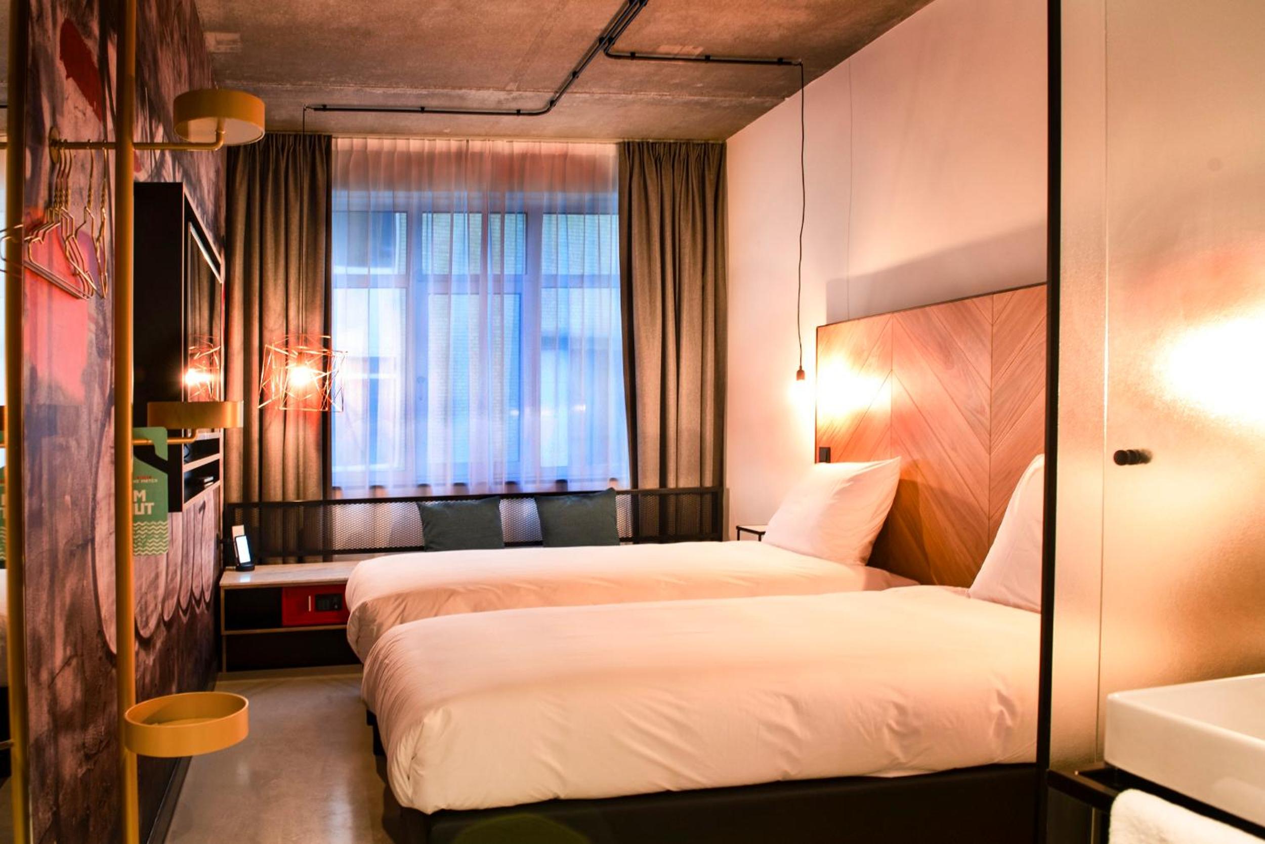 Twin Room - Photo 8