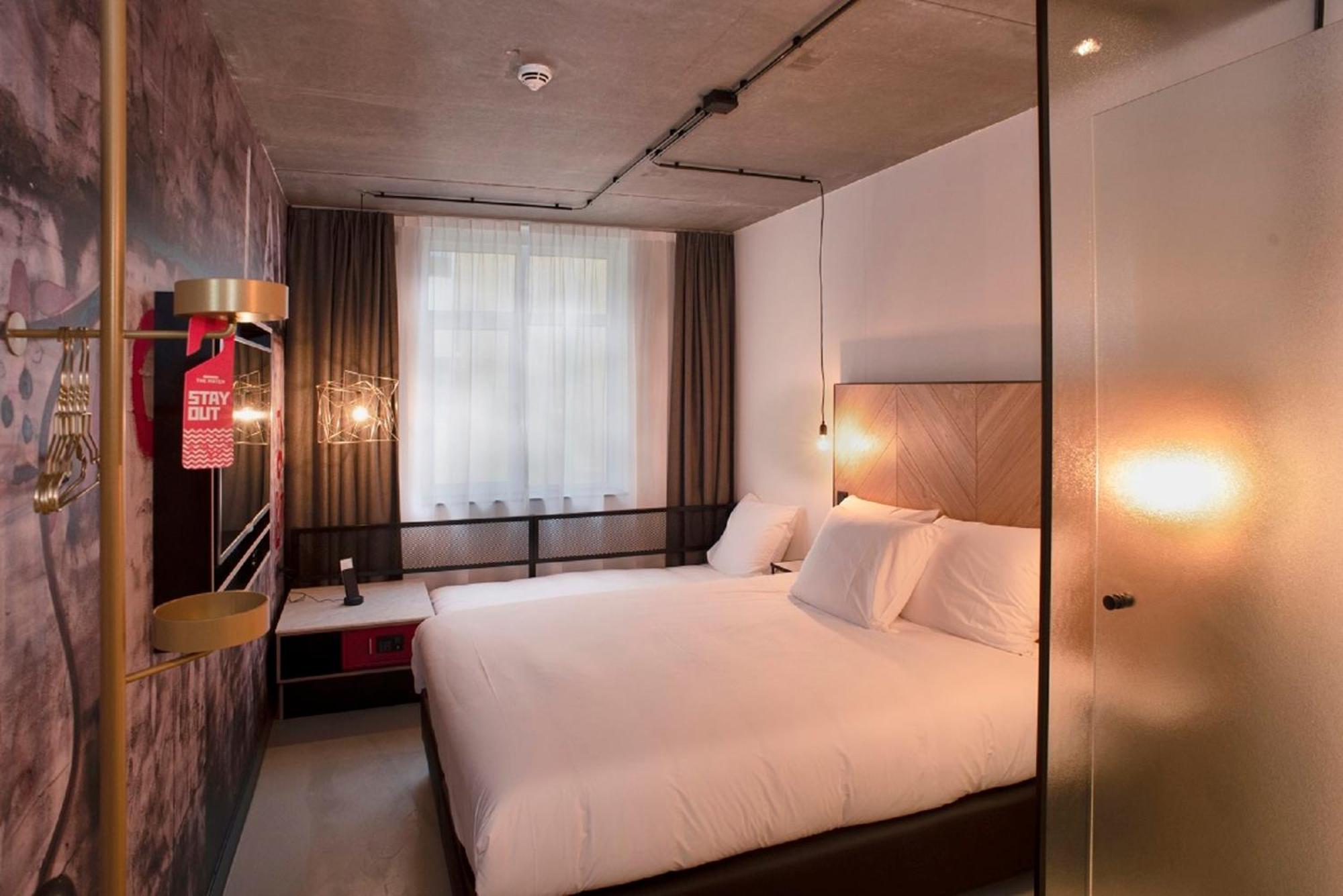Standard Double Room - Photo 7