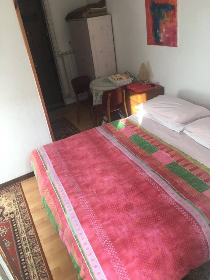 Small Double Room - Photo 6