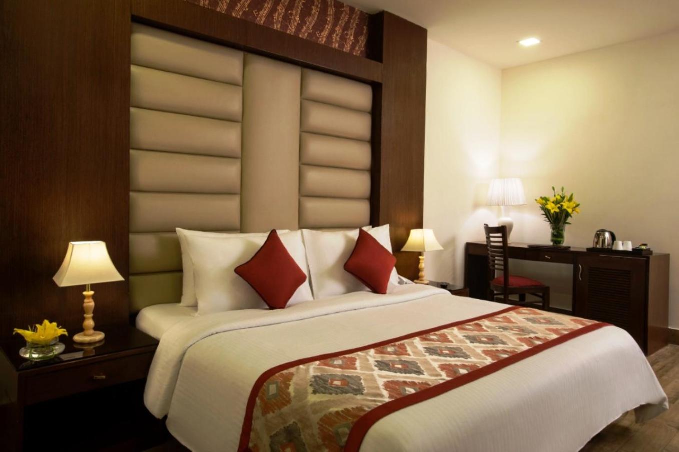Deluxe Double Room with Balcony photo 1