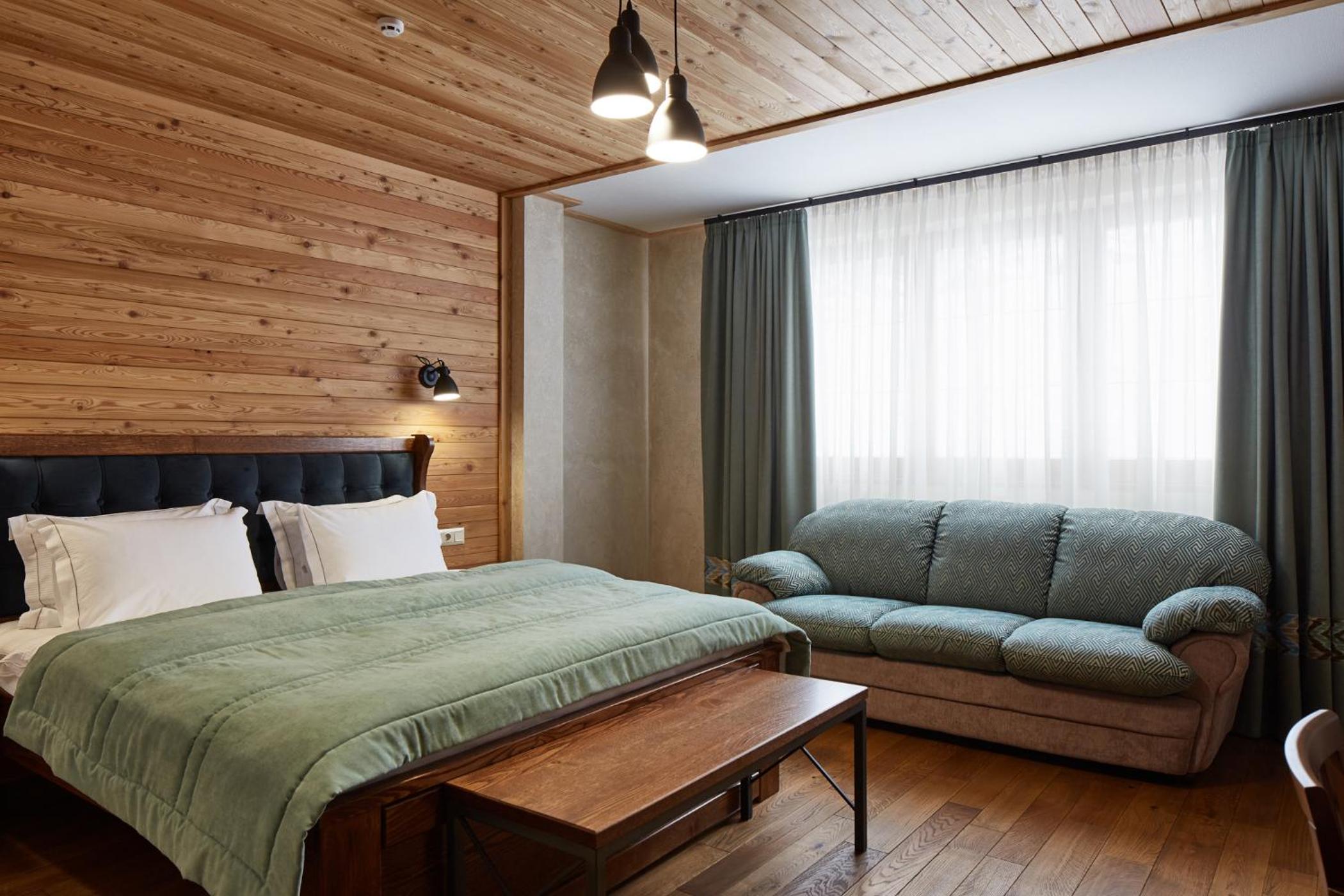 Deluxe Double Room with Spa Access