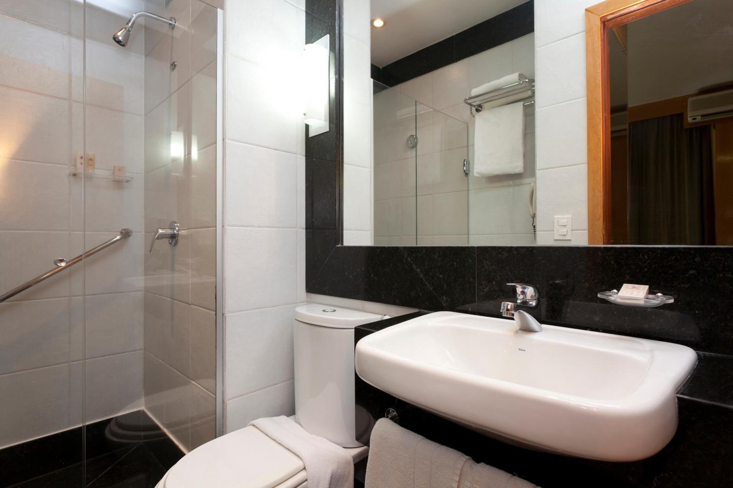 Standard Double Room - Photo 3