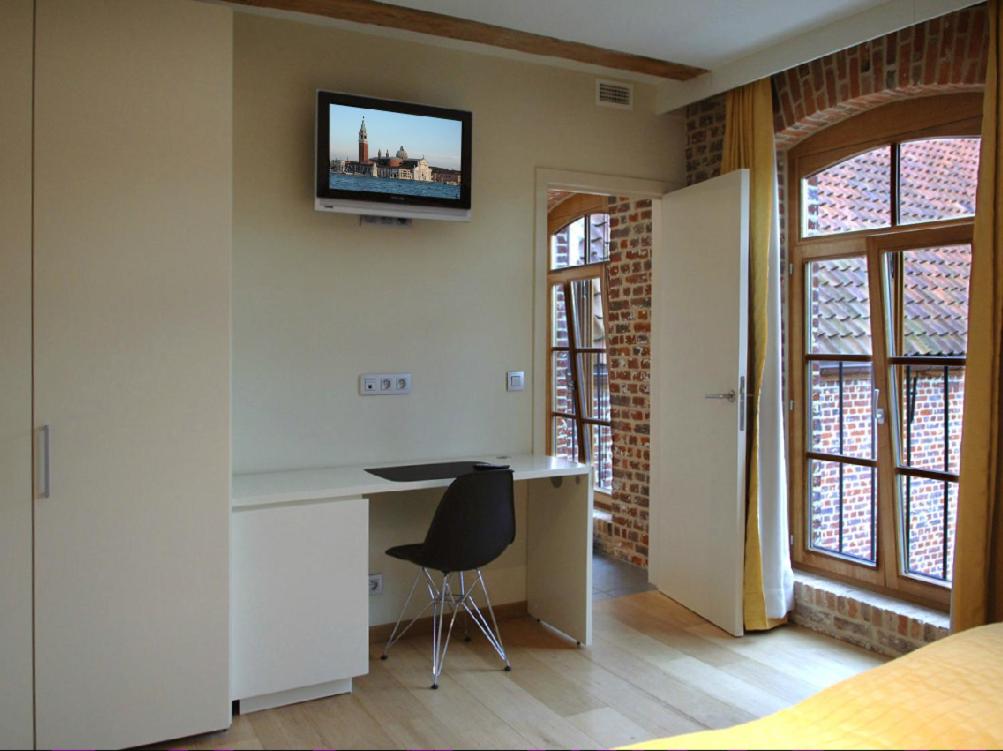 Standard Double Room - Photo 20