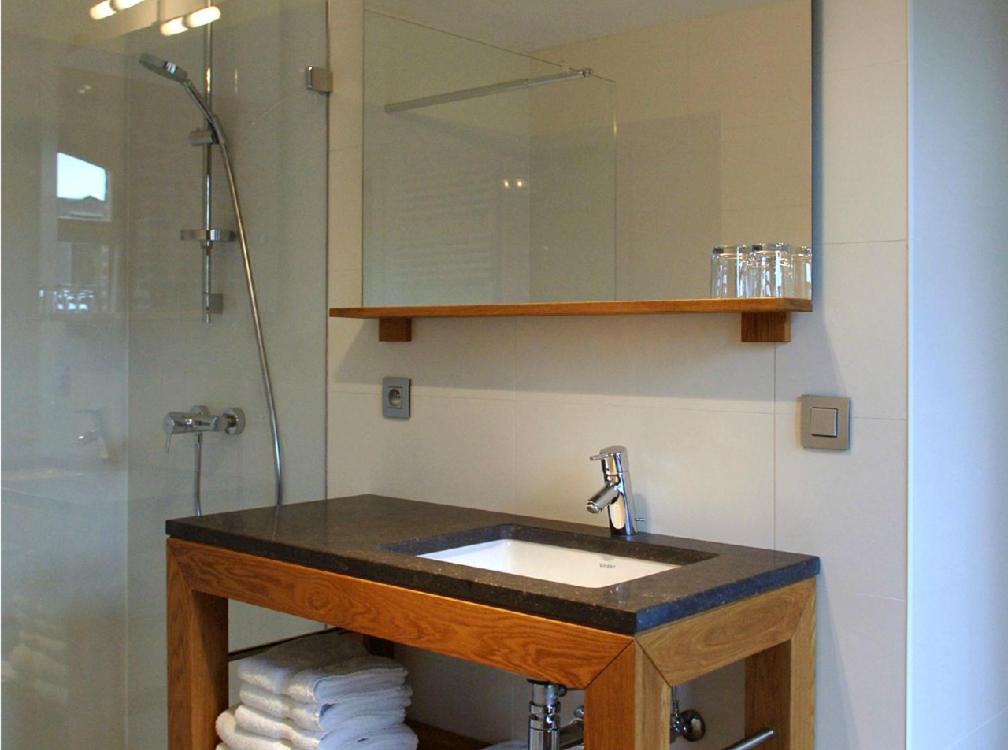 Standard Double Room - Photo 21