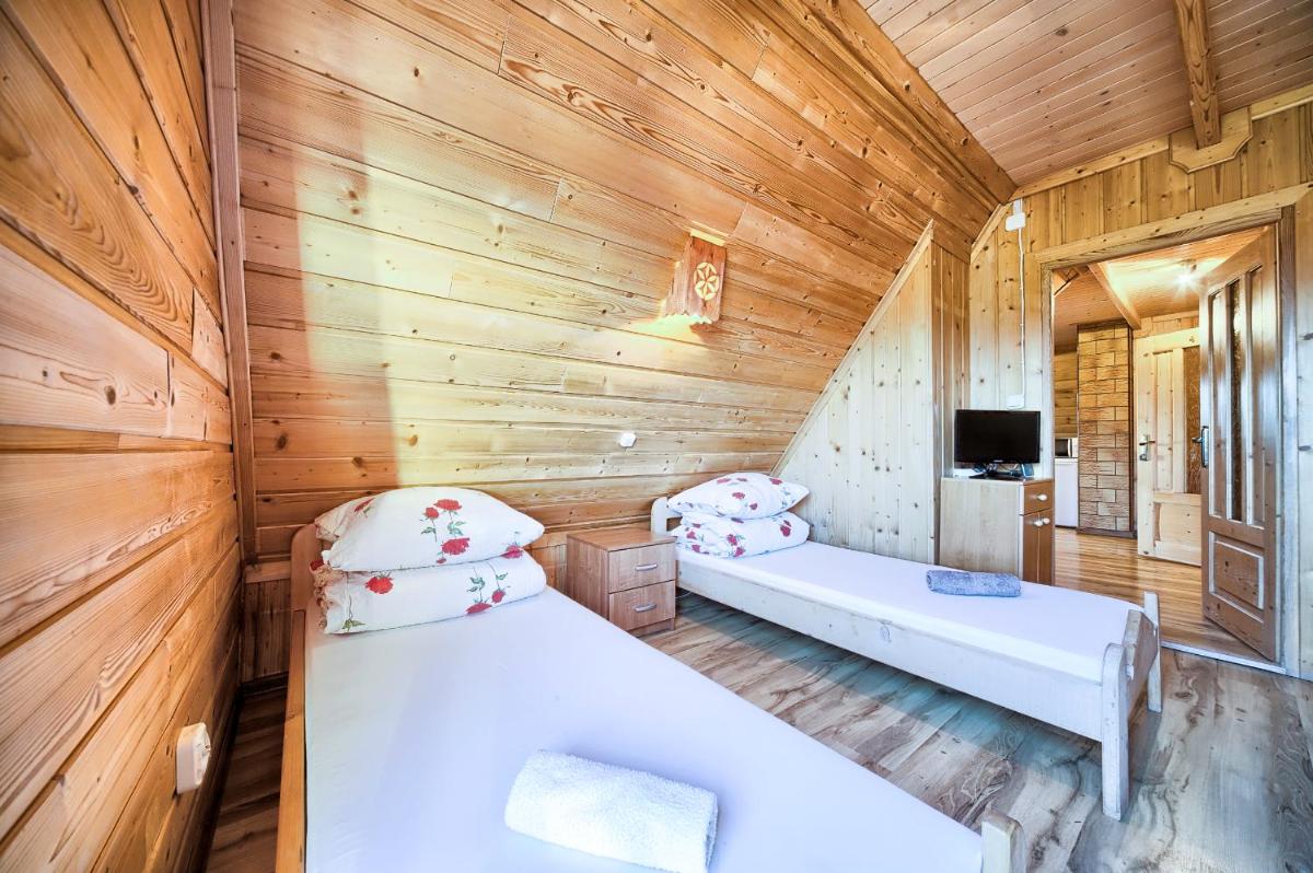 Quadruple Room with Mountain View photo 3