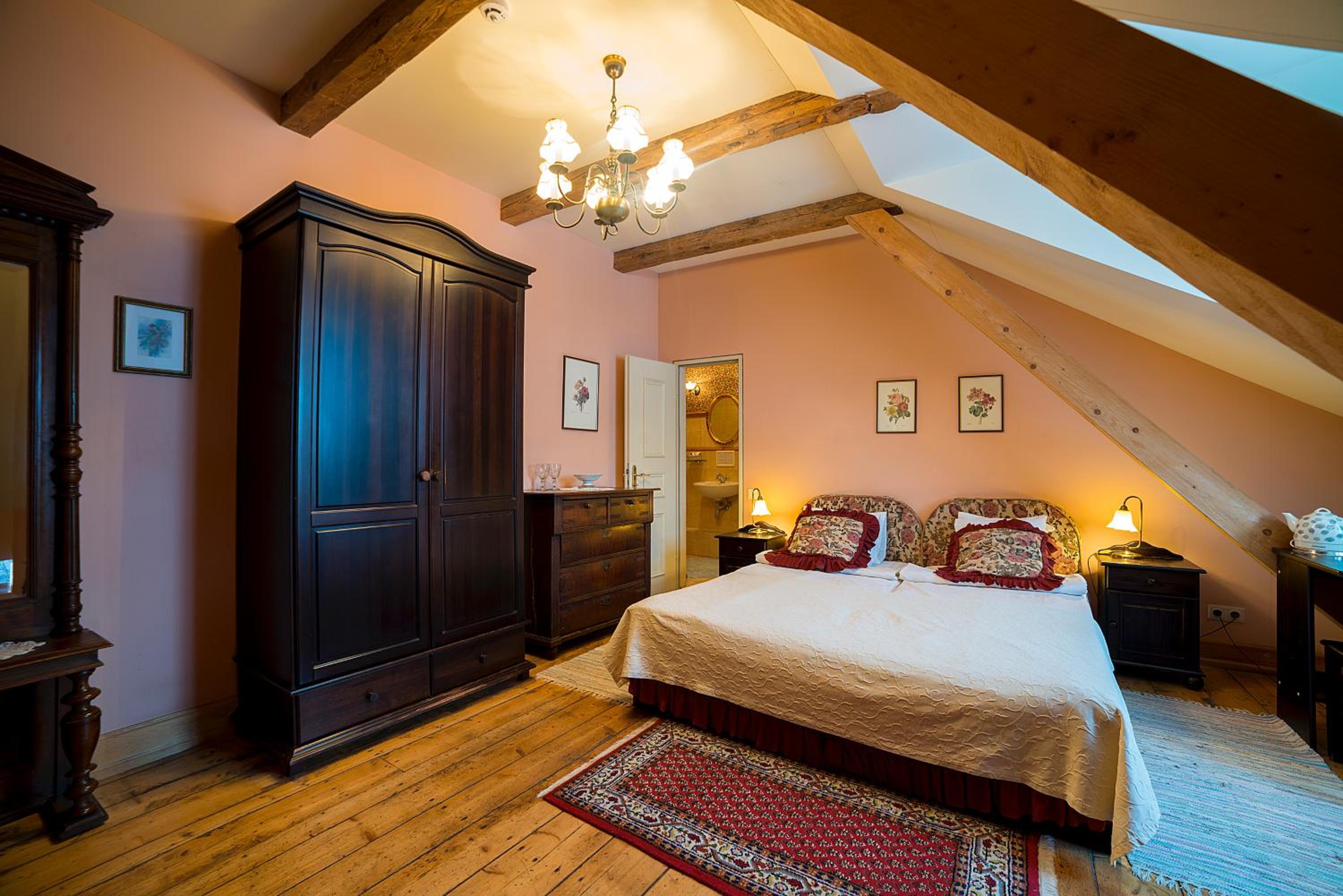 Double or Twin Room - Photo 4