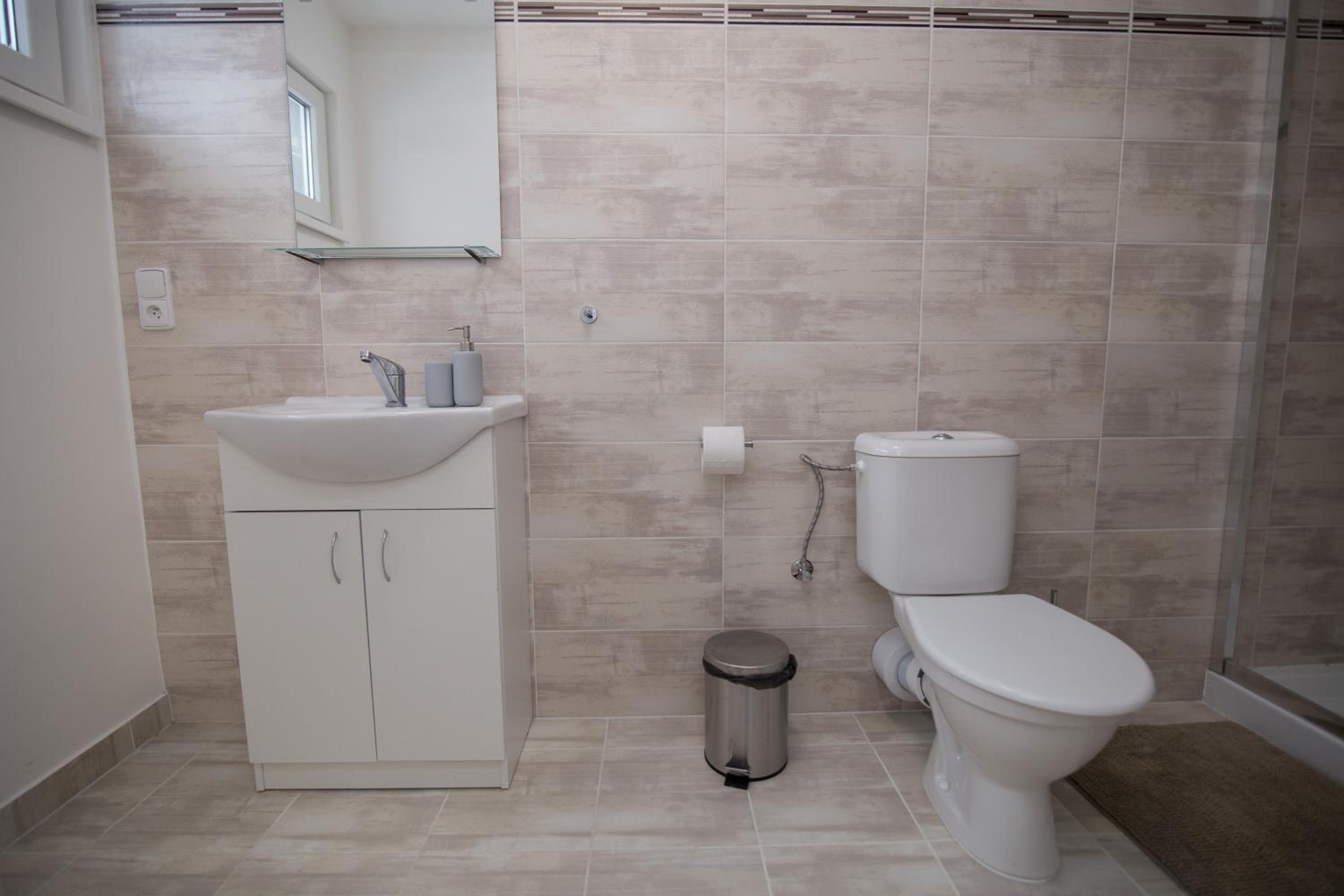 One-Bedroom Apartment - Photo 18