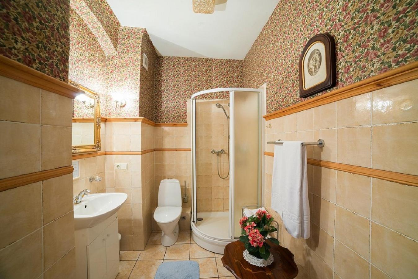 Suite - Photo 8