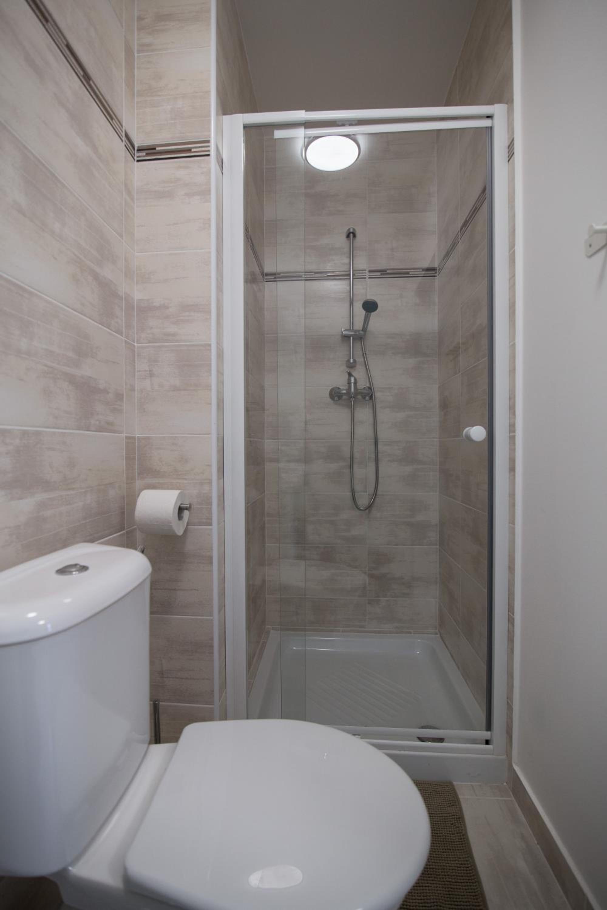 One-Bedroom Apartment - Photo 4