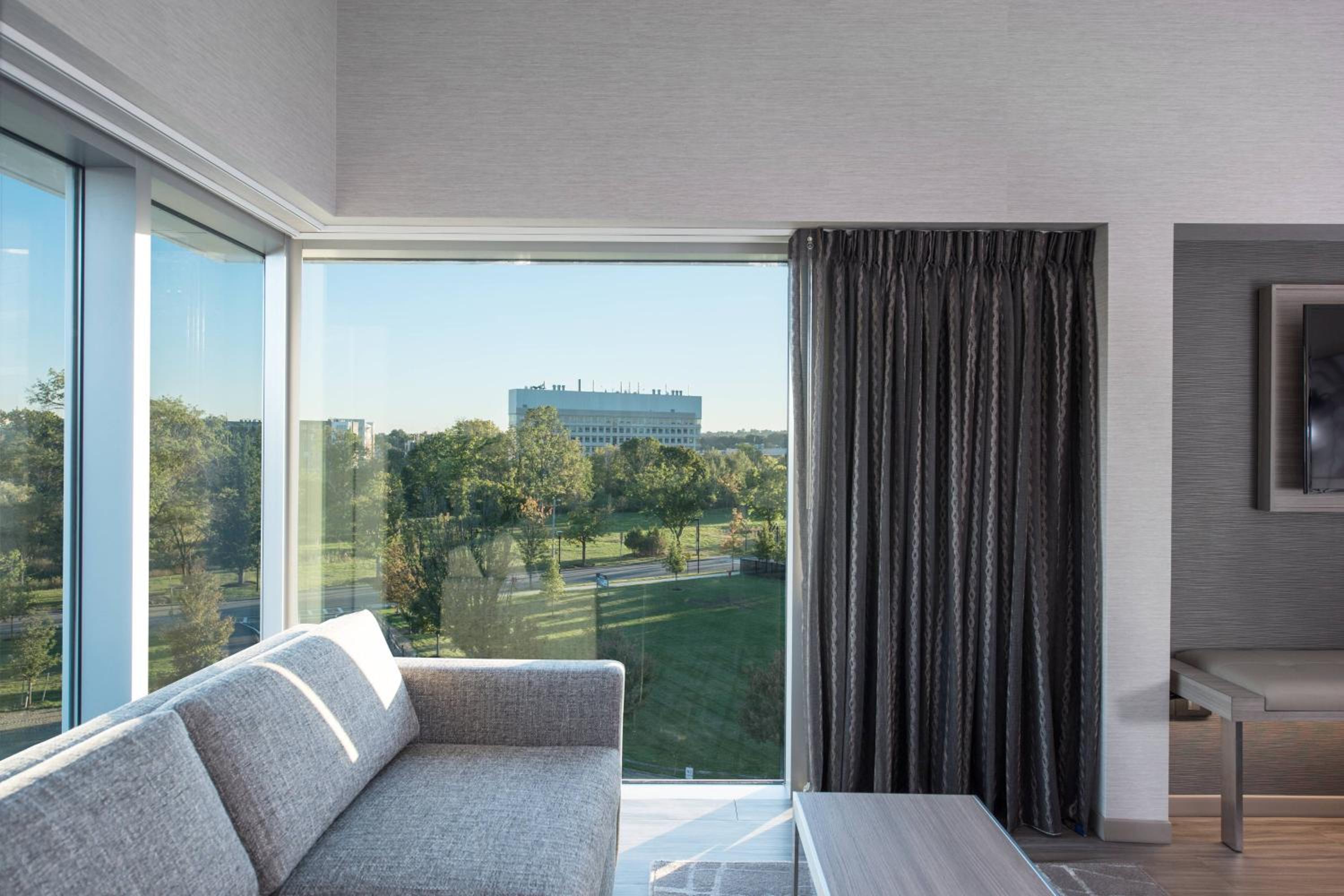 Queen Room with Two Queen Beds and Bathtub - Mobility Access/Hearing Accessible