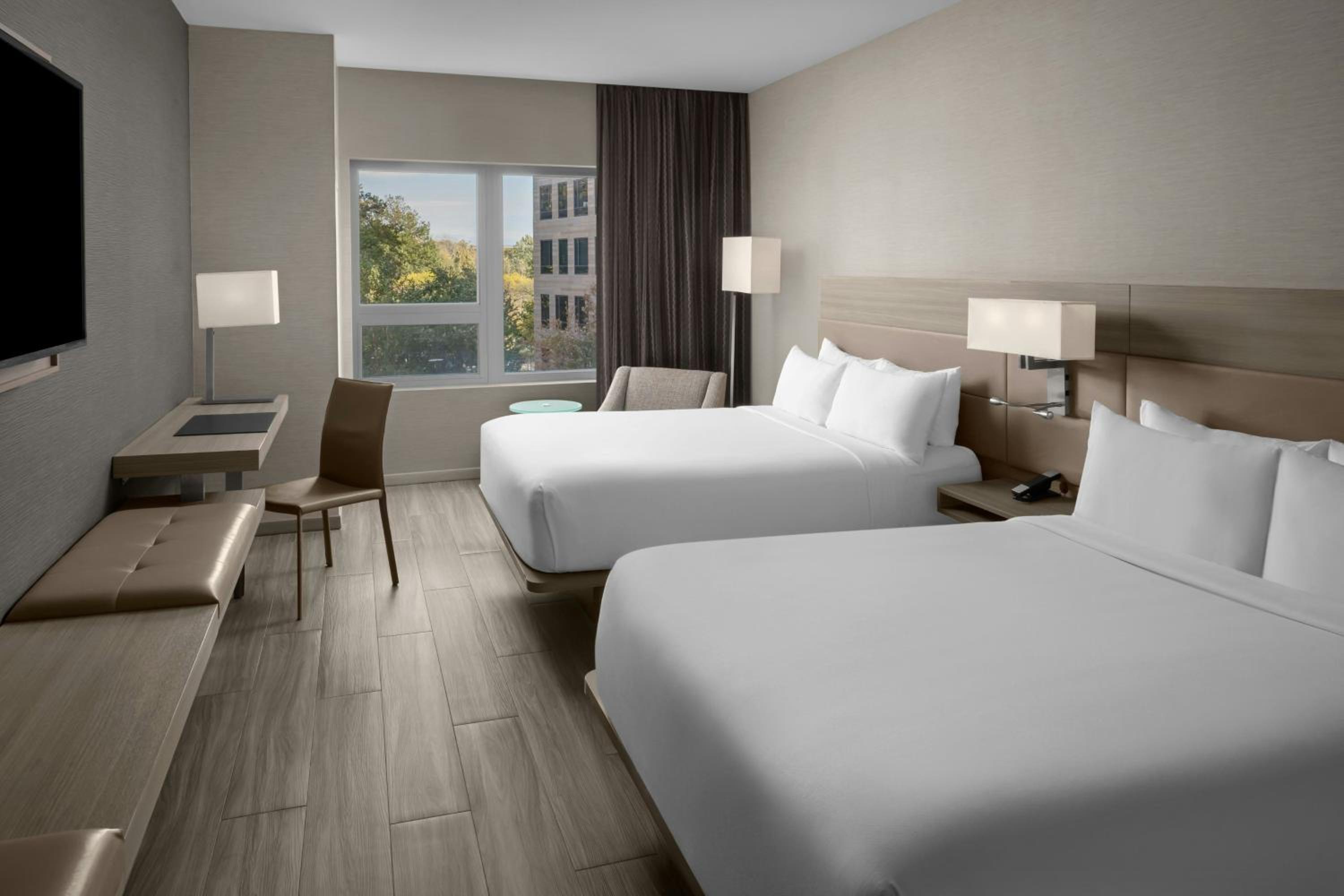 Queen Room with Two Queen Beds and Bathtub - Mobility Access/Hearing Accessible
