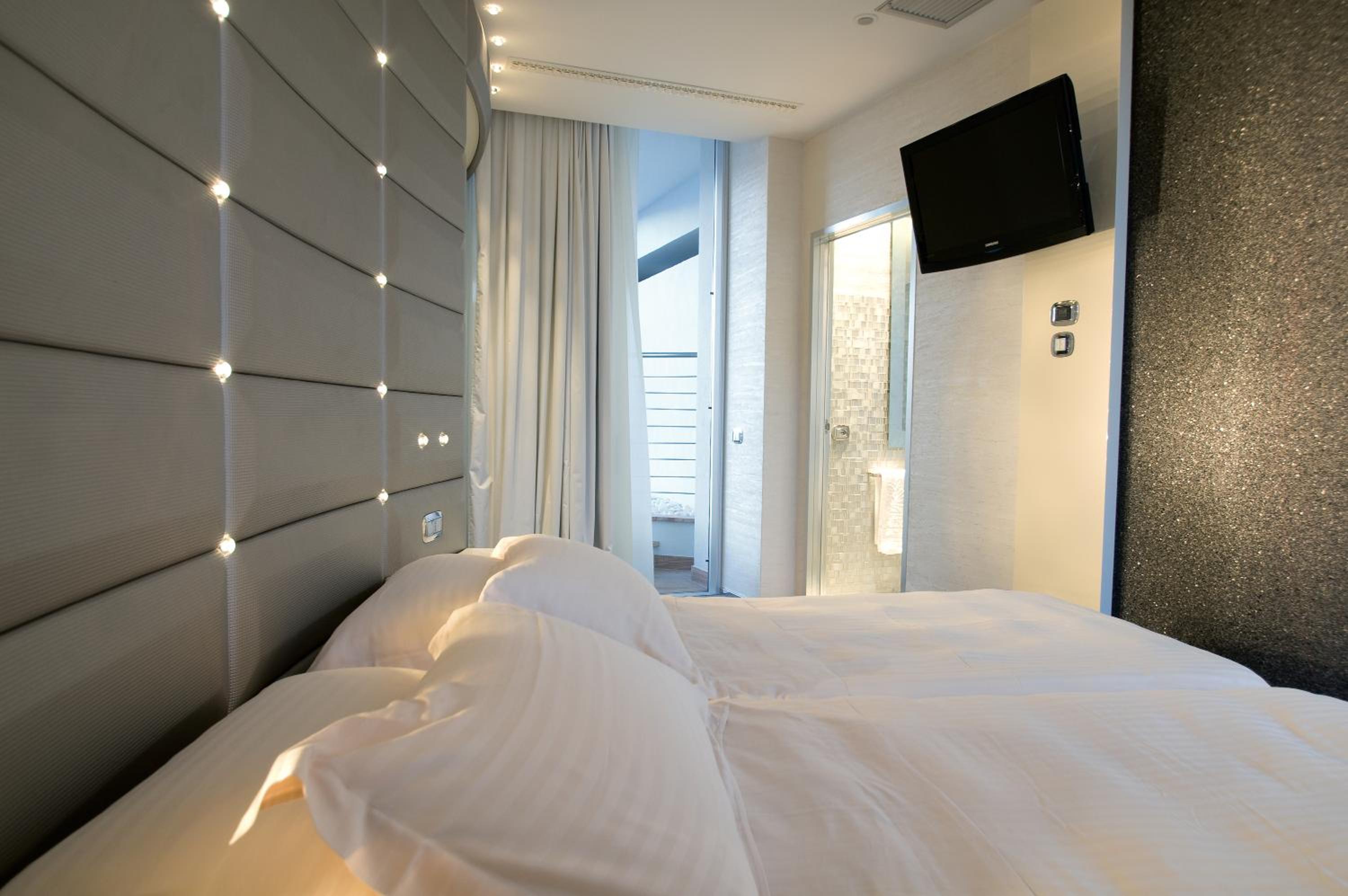 Luxury Two-Bedroom Suite - Split Level with sea view - Photo 6