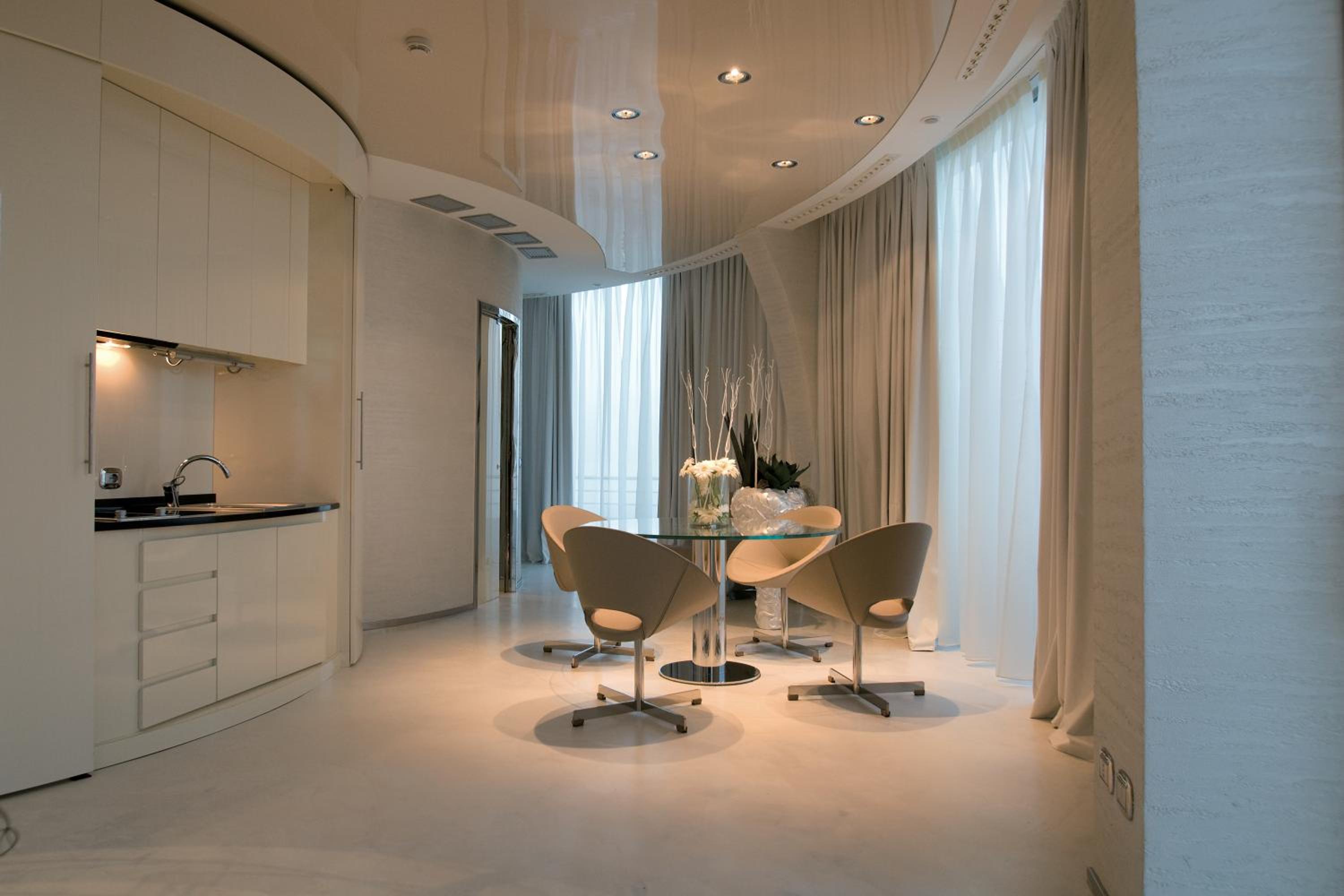 Luxury Two-Bedroom Suite - Split Level with sea view - Photo 2