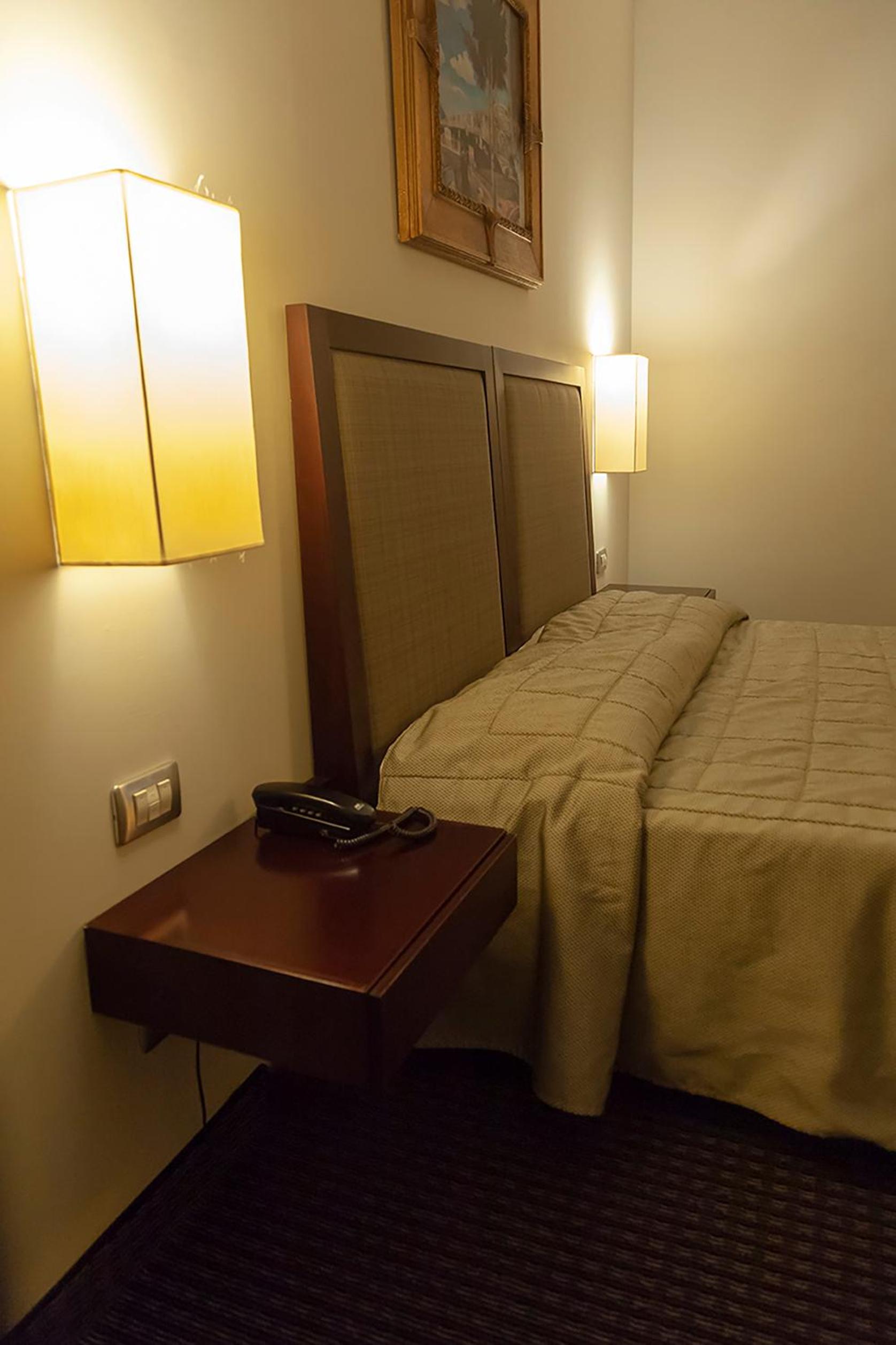 Double Room - Photo 18