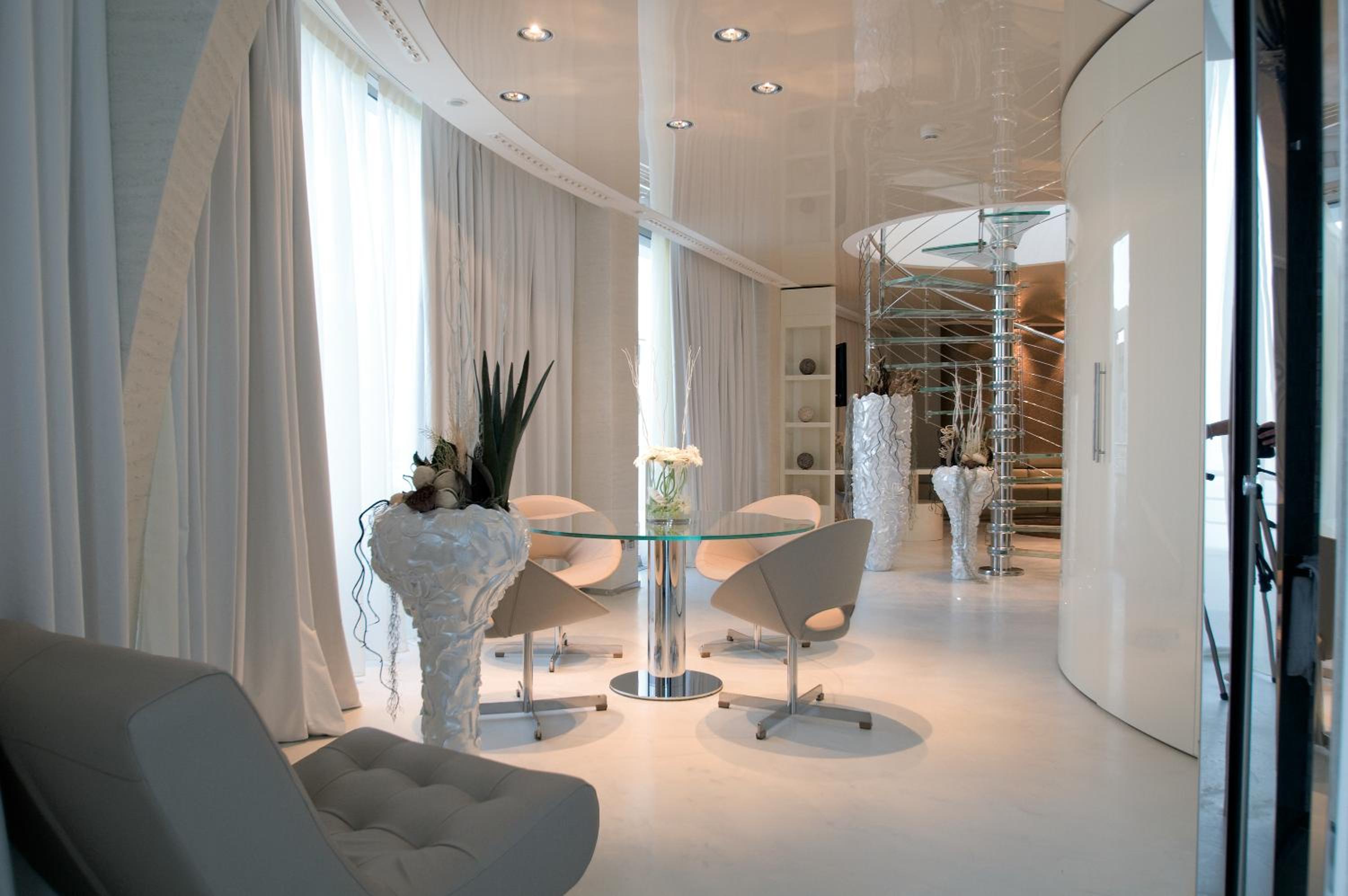 Luxury Two-Bedroom Suite - Split Level with sea view - Photo 7