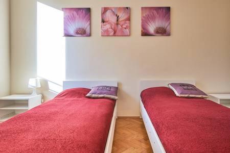 Three-Bedroom Apartment - Photo 24