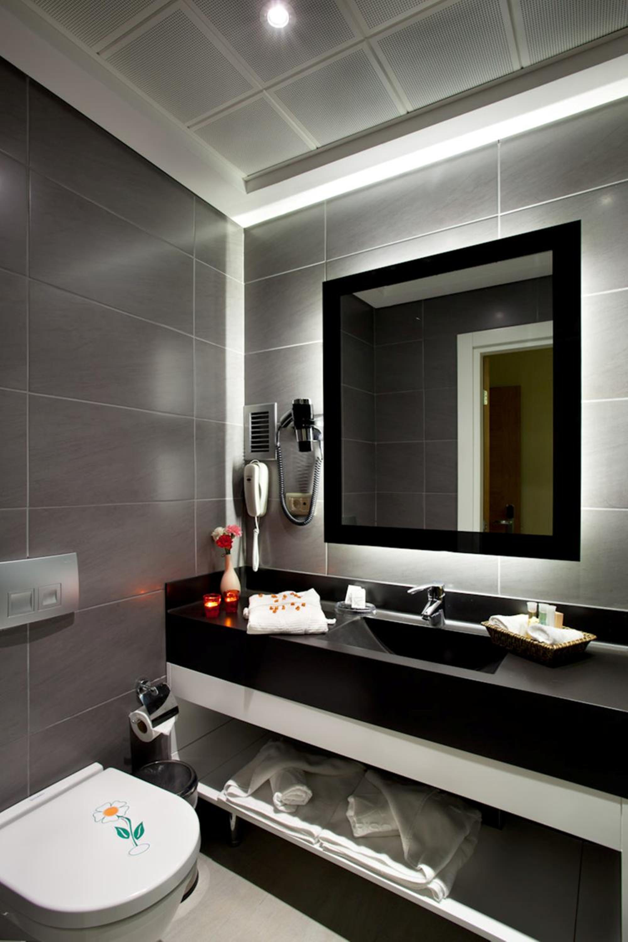 Standard Double or Twin Room photo 3