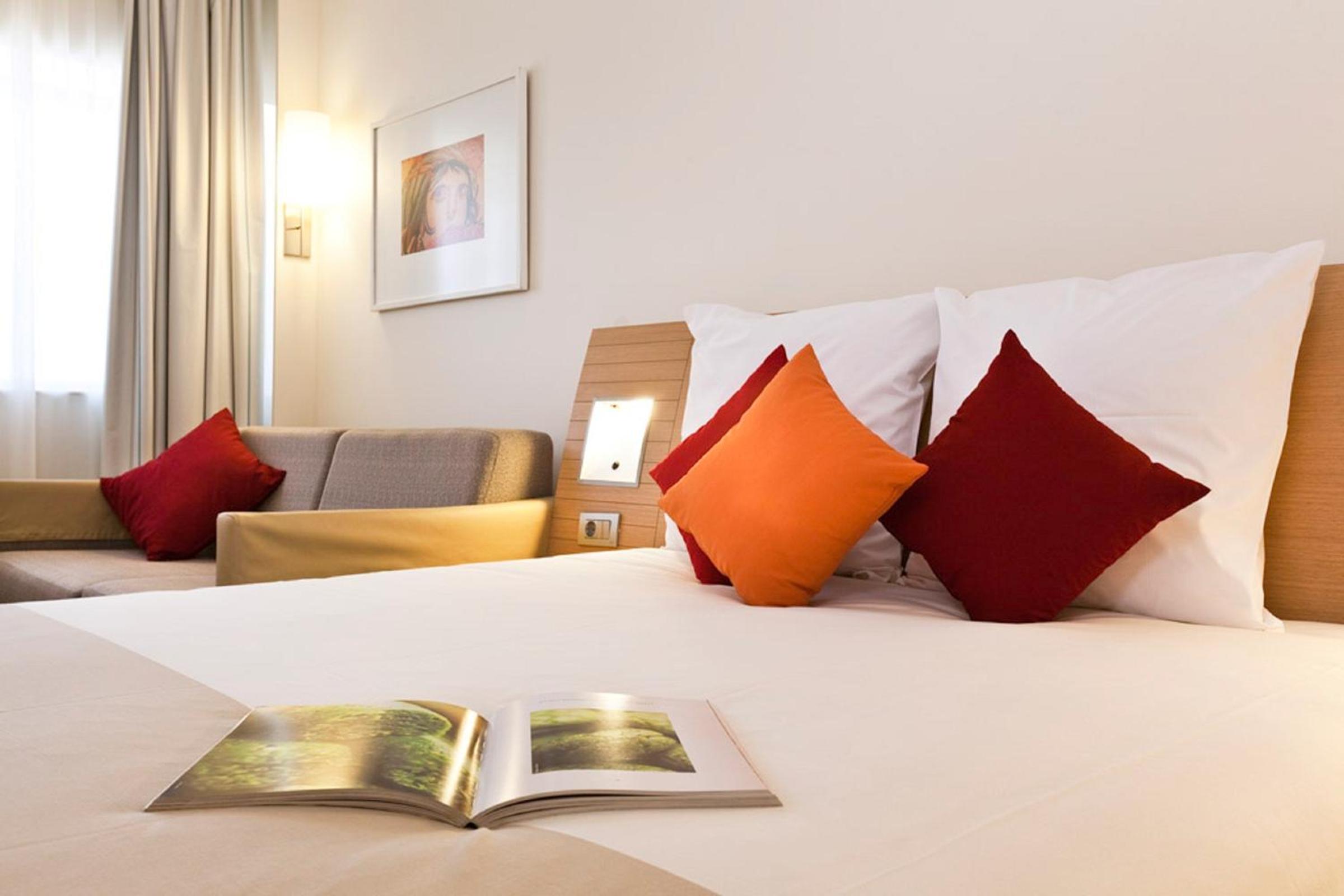 Classic Double Room with Sofa Bed - Photo 3