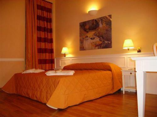 Classic Double or Twin Room - Photo 4