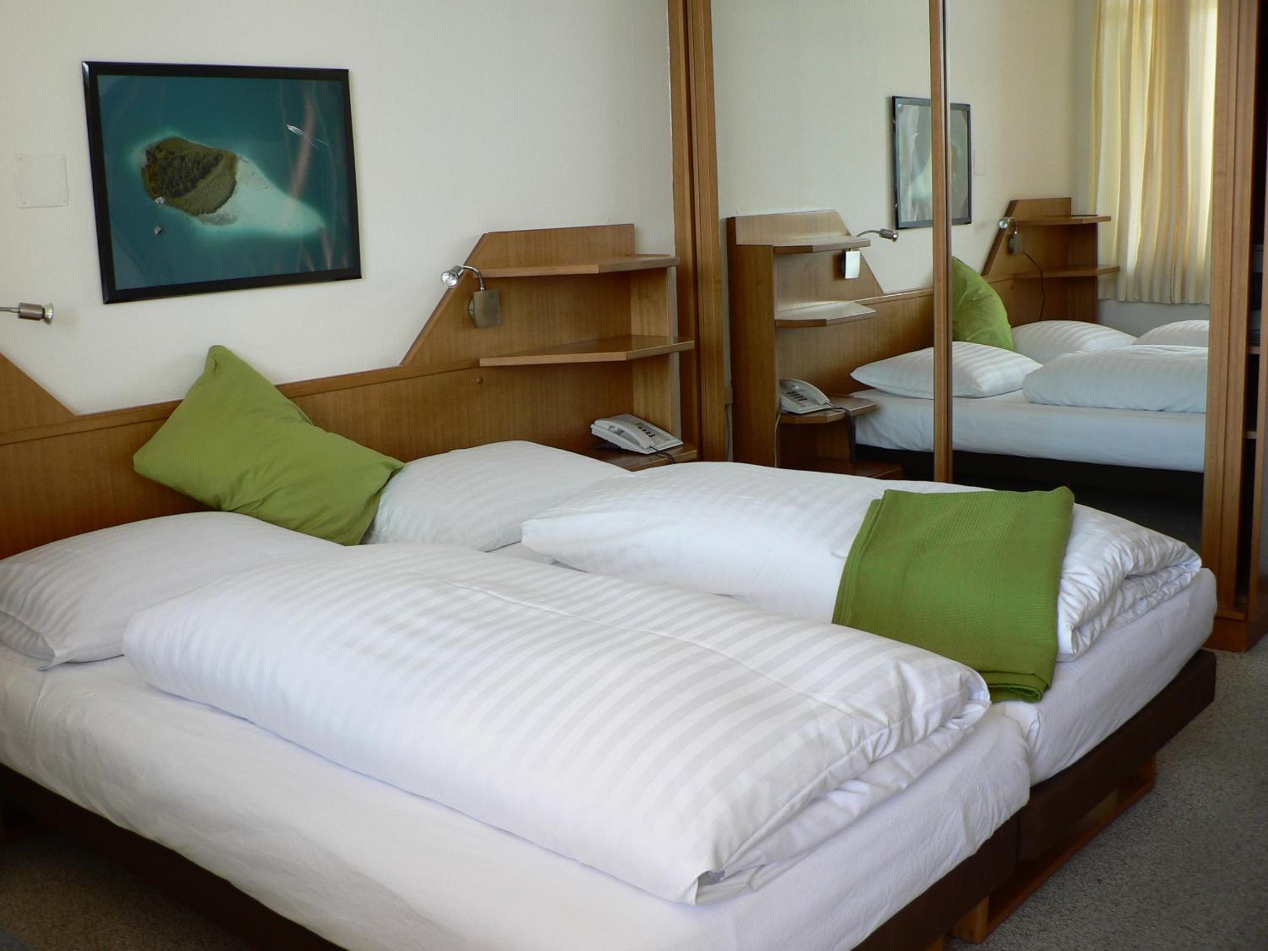 Double Room with Balcony - Photo 6