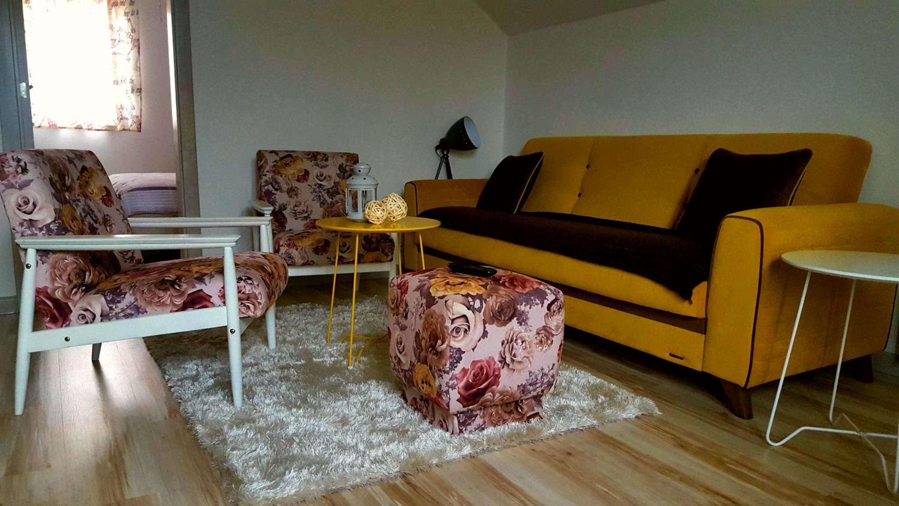 Two-Bedroom Apartment - Photo 3