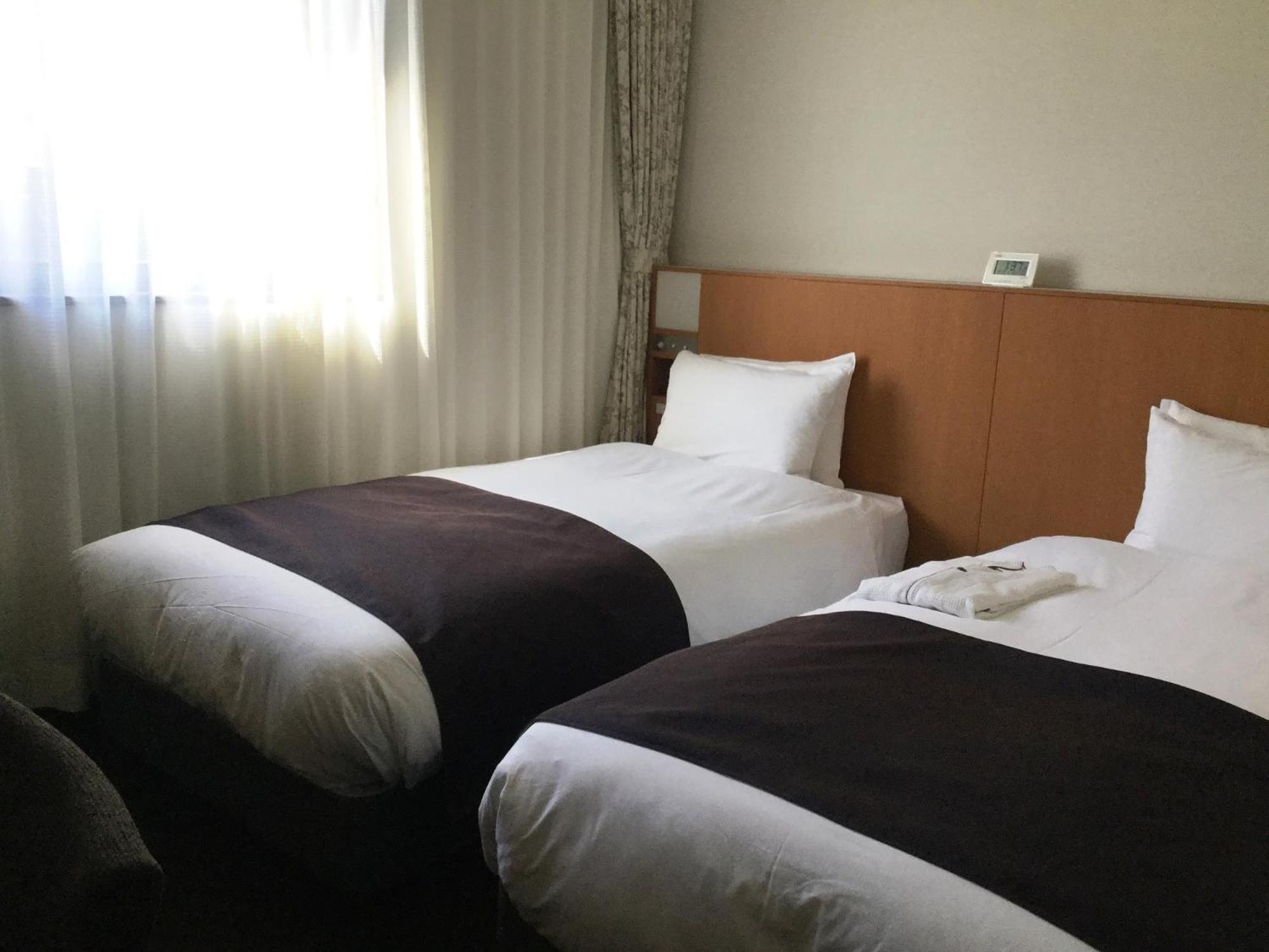 Standard Twin Room - Non-Smoking - Photo 2