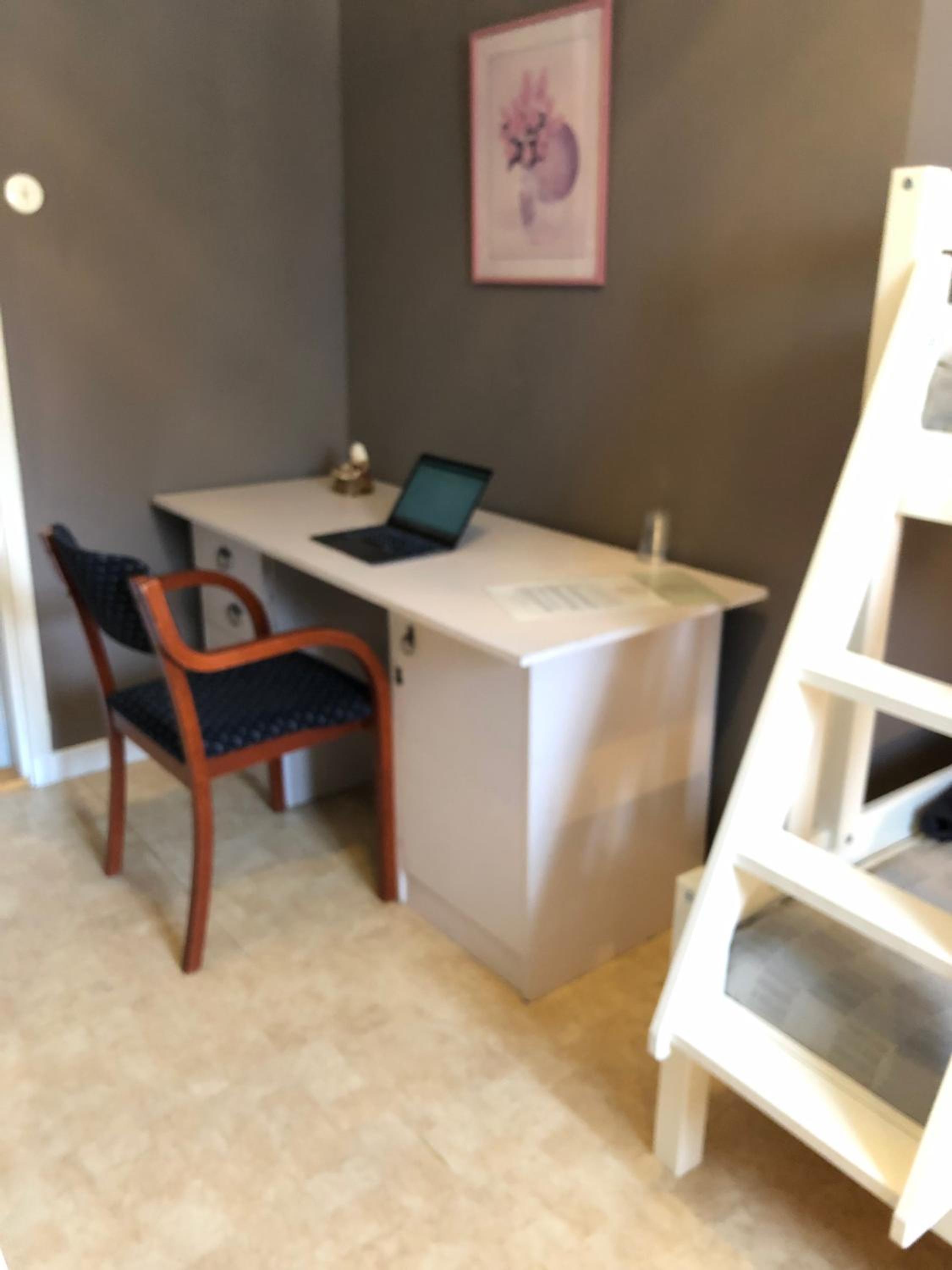 Economy Triple Room with Shared Bathroom photo 3