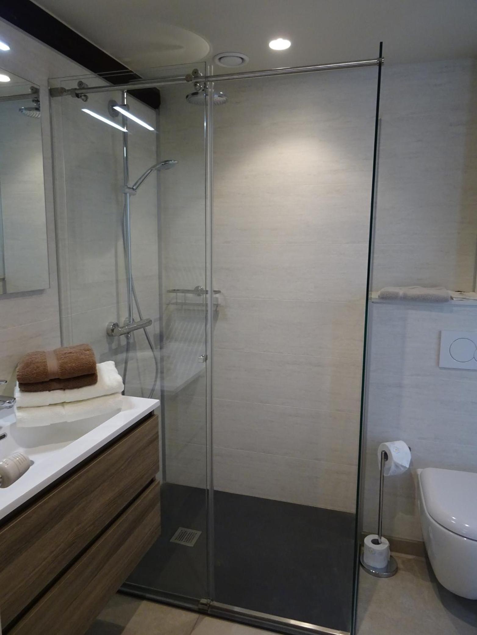 Small Double Room - Photo 5