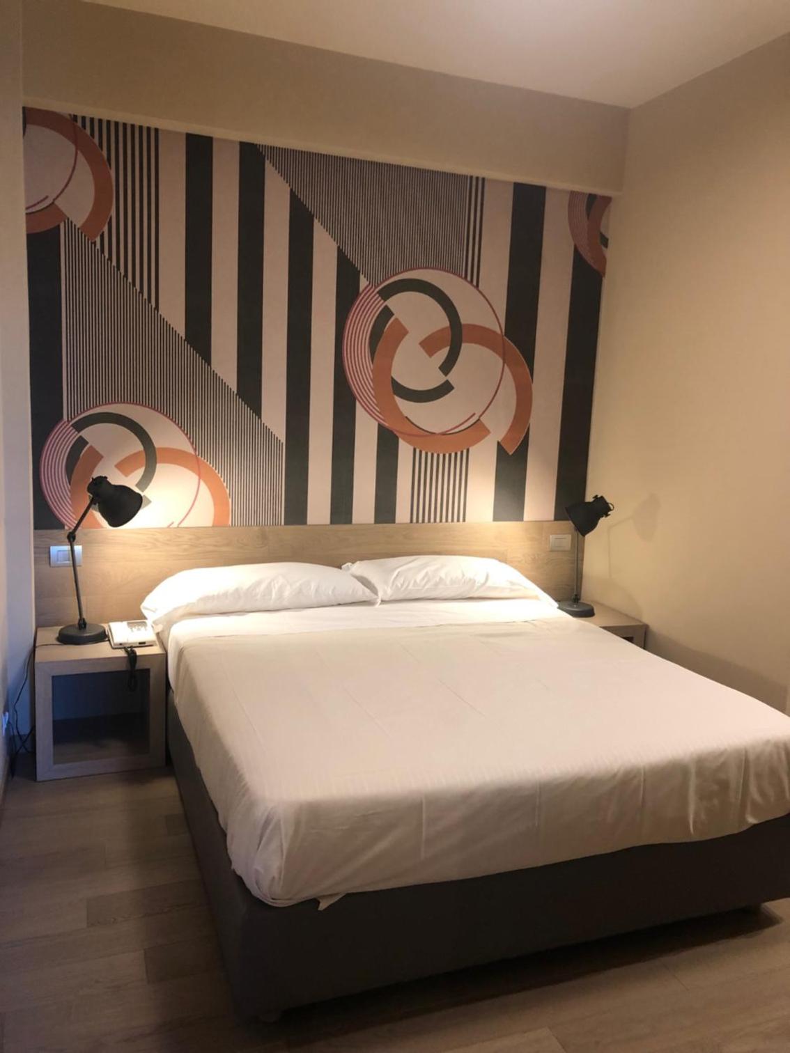 Double or Twin Room - Photo 17