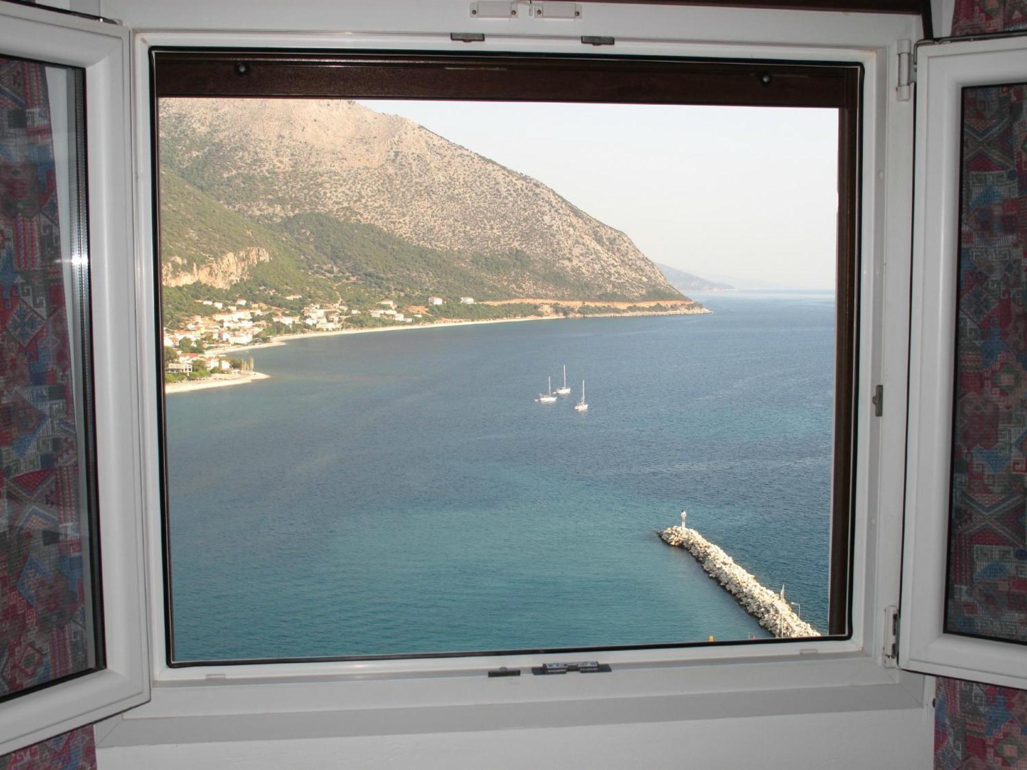 Standard Double or Twin Room with Sea View - Photo 37