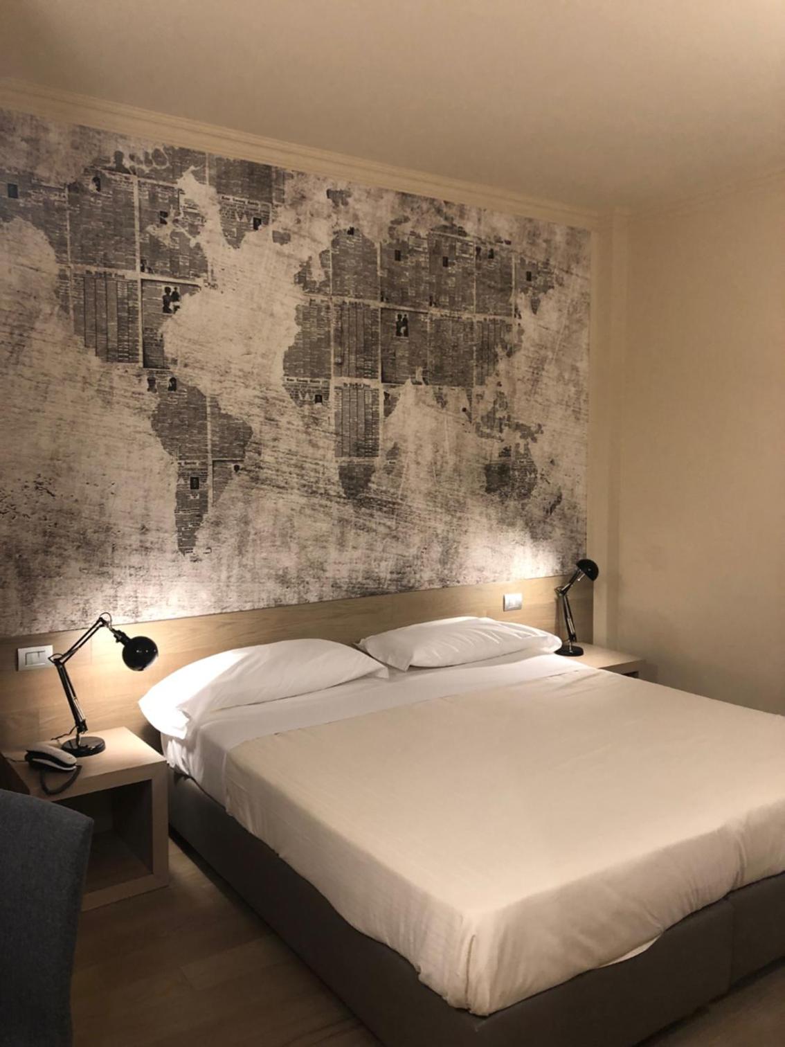 Double or Twin Room - Photo 15