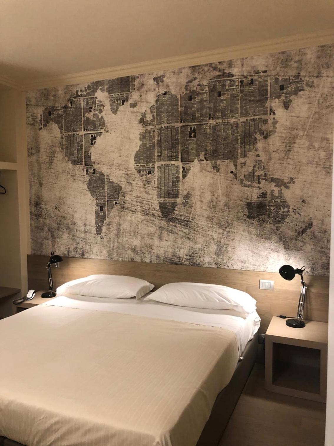 Double or Twin Room - Photo 14