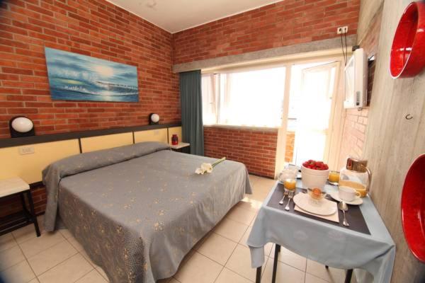 Double Room - Photo 15