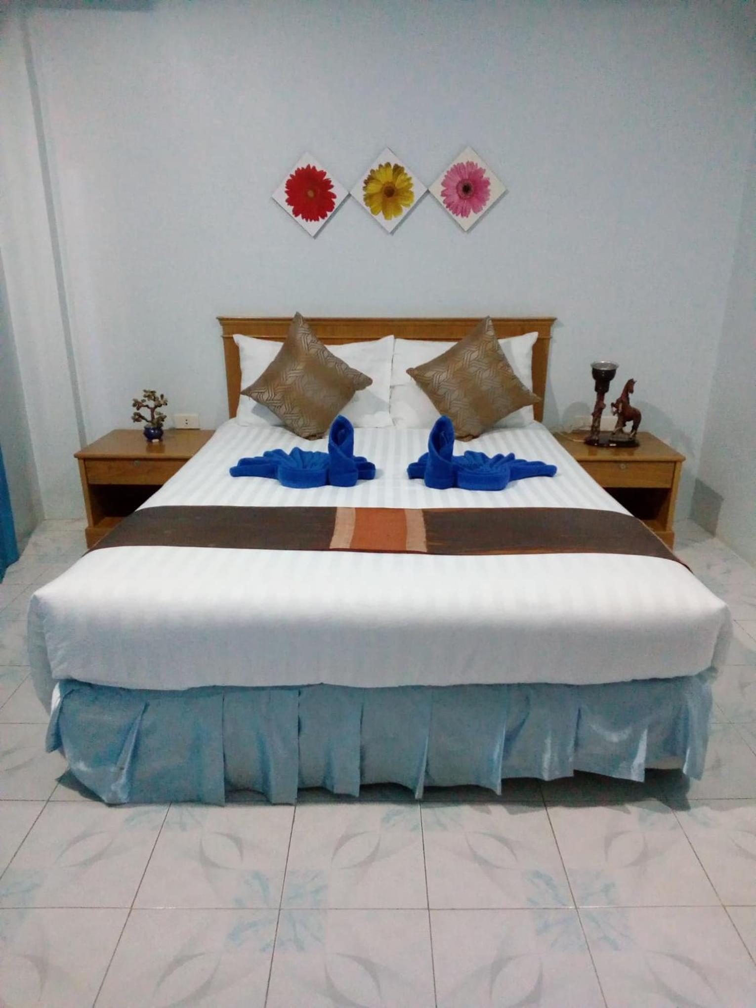 Double Room with Balcony - Photo 9