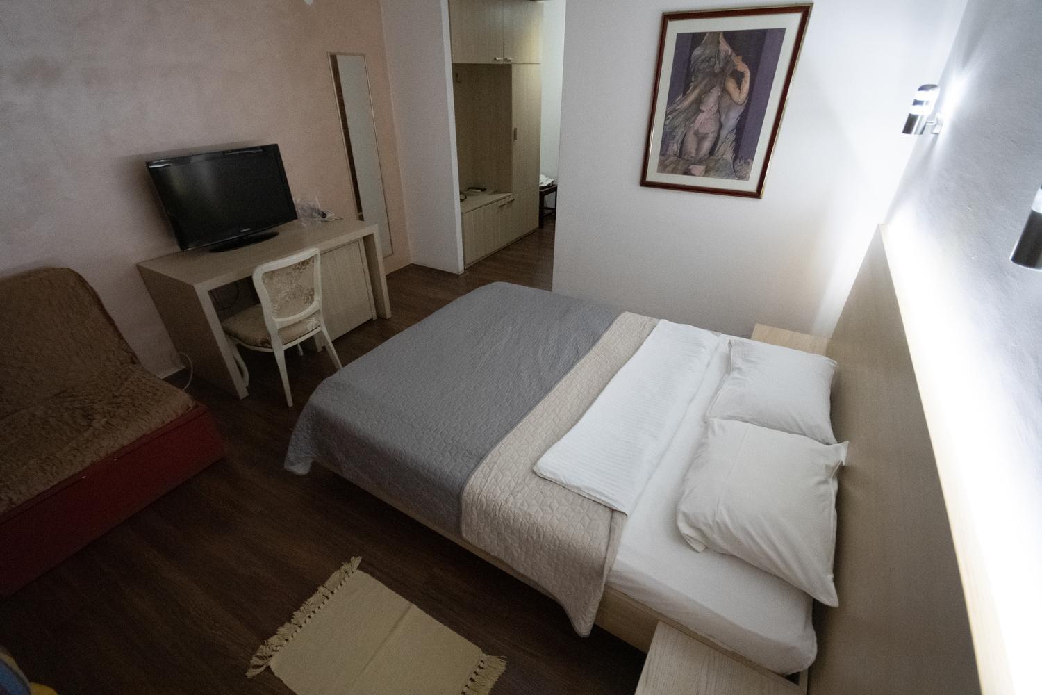 Standard Double or Twin Room photo 3