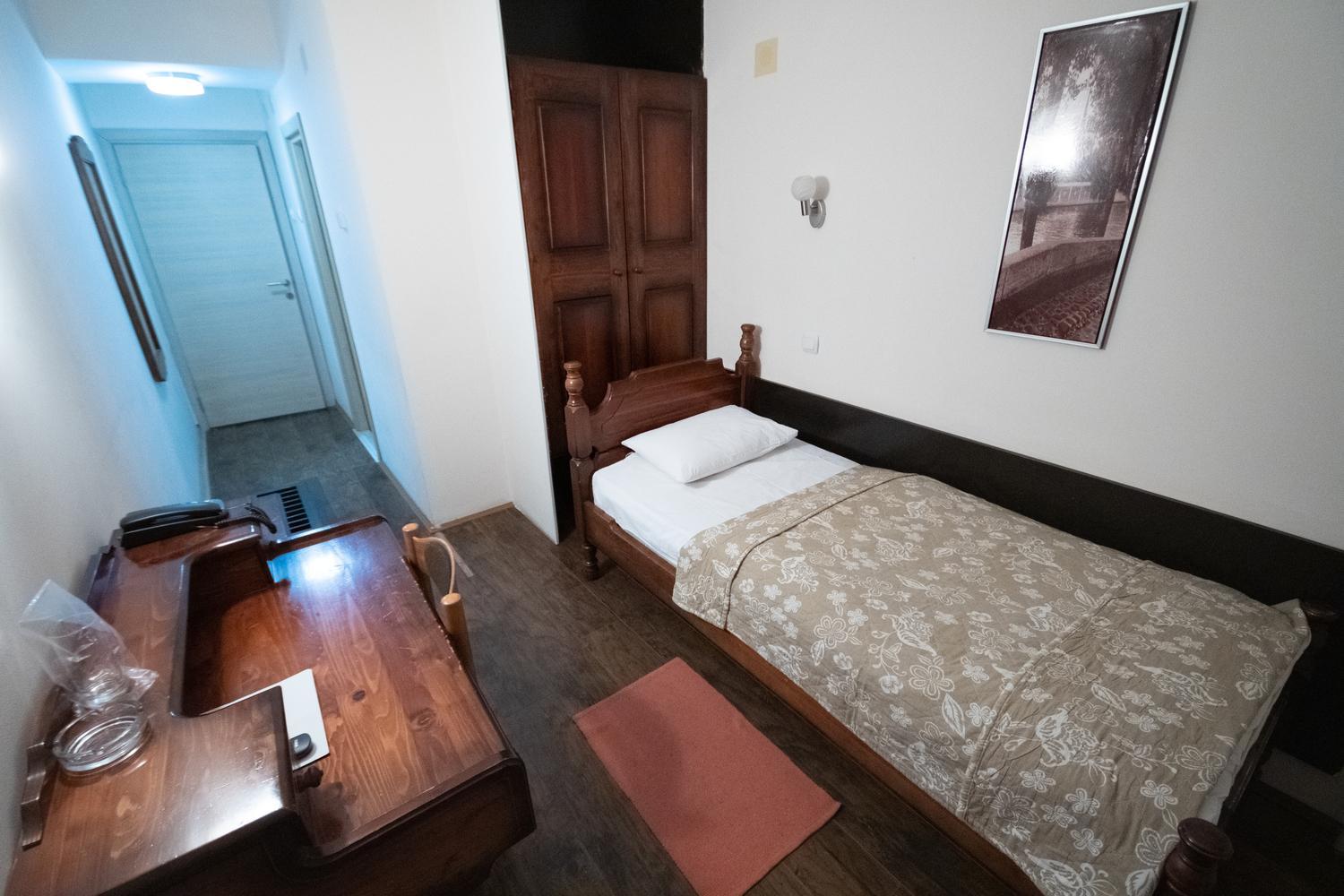 Single Room photo 3